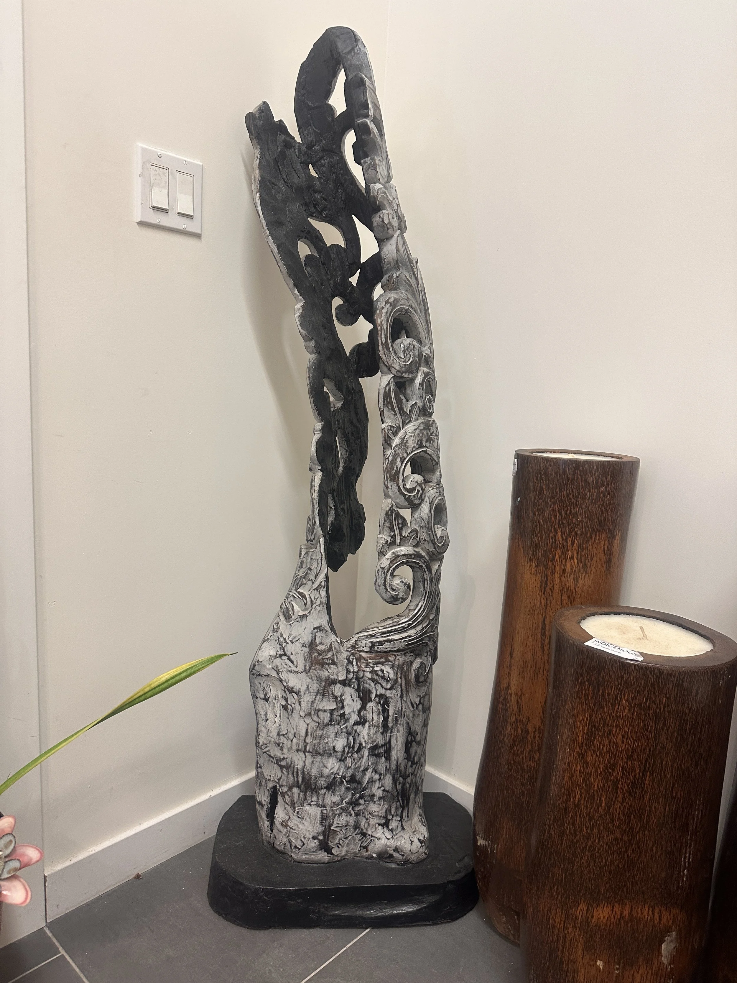Gray and white tree sculpture in 59 in.JPG