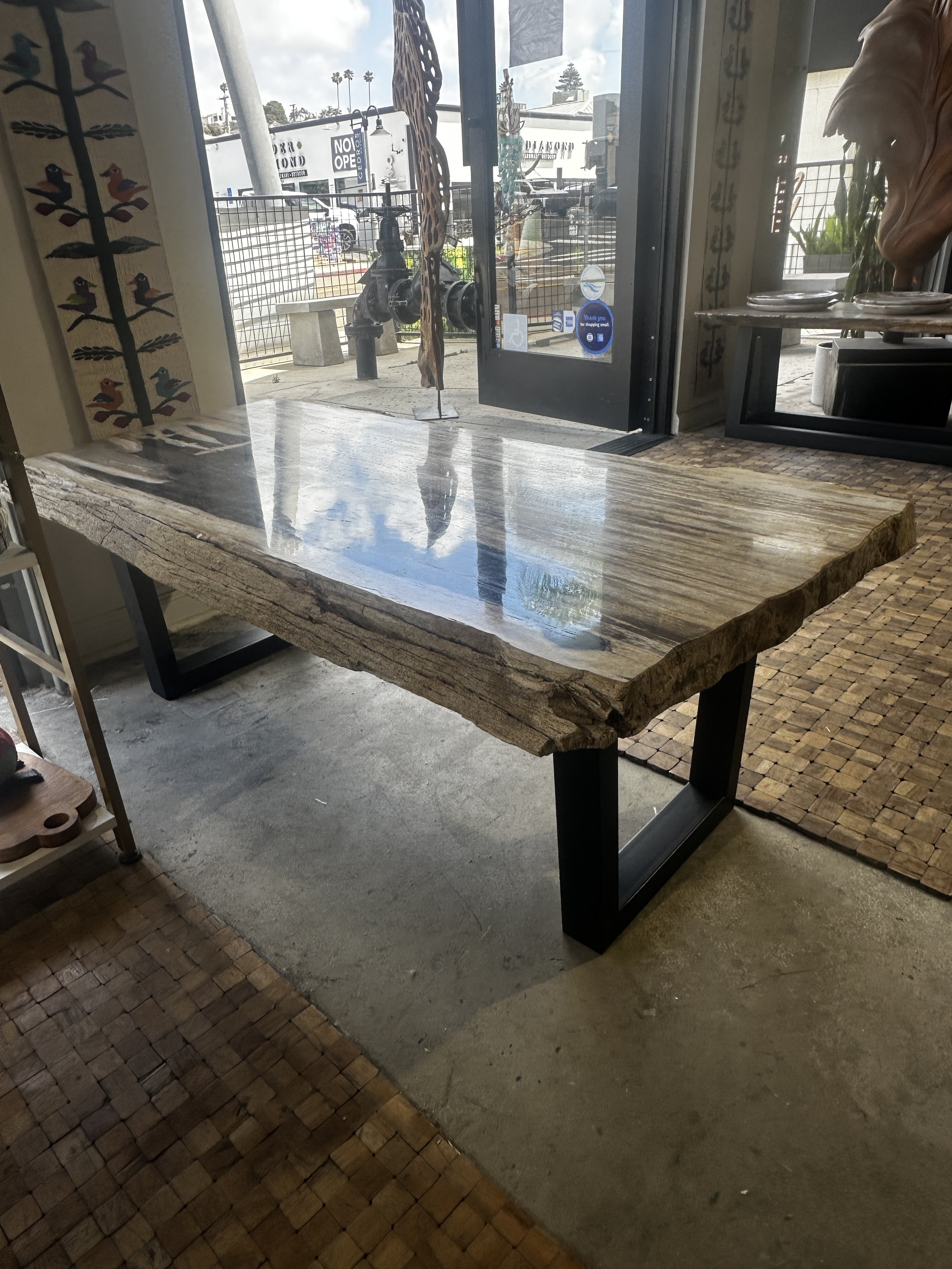 Petrified coffee table in gray with black.JPG
