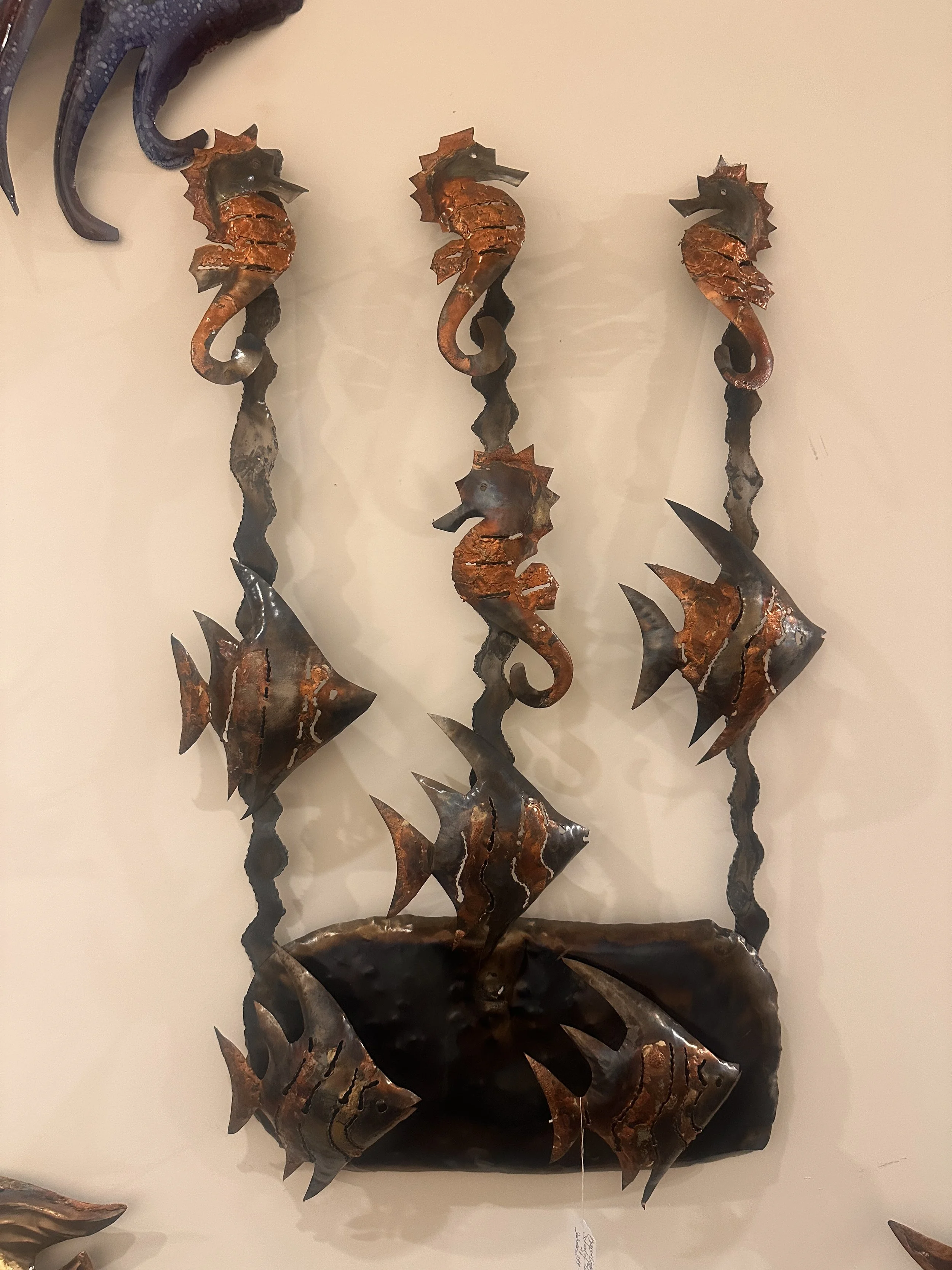 CLOSEUP OF METAL SEAhorses and fishes.JPG