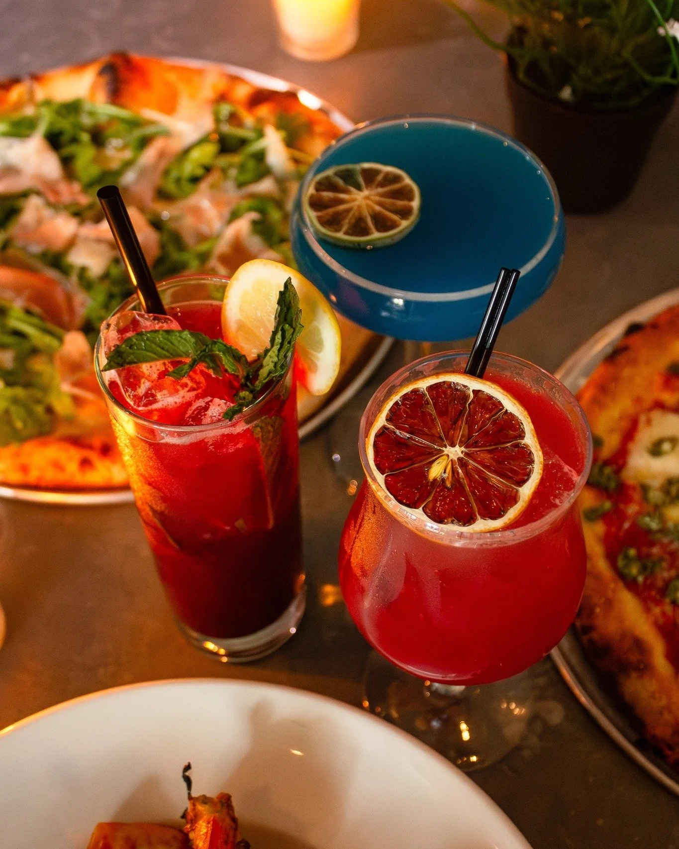 Cheers to a beautiful Friday! 🥂 
We&rsquo;ve got the drinks cold and the kitchen ready. Come grab a bite and start your weekend right at Lola&rsquo;s. 🍕🍹