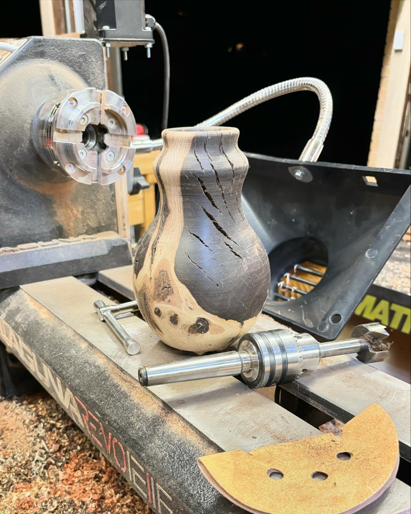 Turning an oak burl into a beautiful vase on the @lagunatools 12|16 lathe. 

There was some wild grain on this little guy and the wood is incredibly dense. It is way heavier than it looks.

The burl grew into itself and the black areas of the vase ap