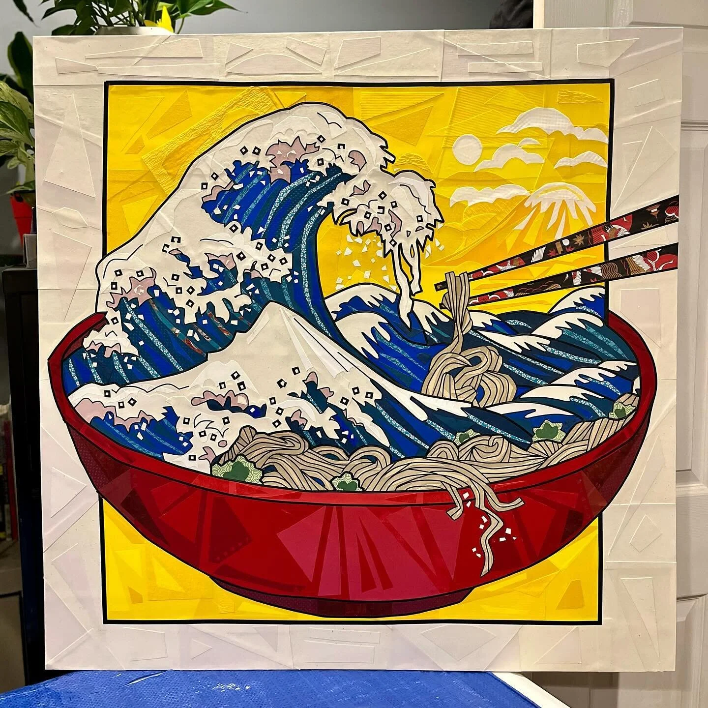I call it THE GREAT CRAVE 🌊🍜
Entirely composed of cut paper ✂️
➡️ swipe for details &amp; me for scale