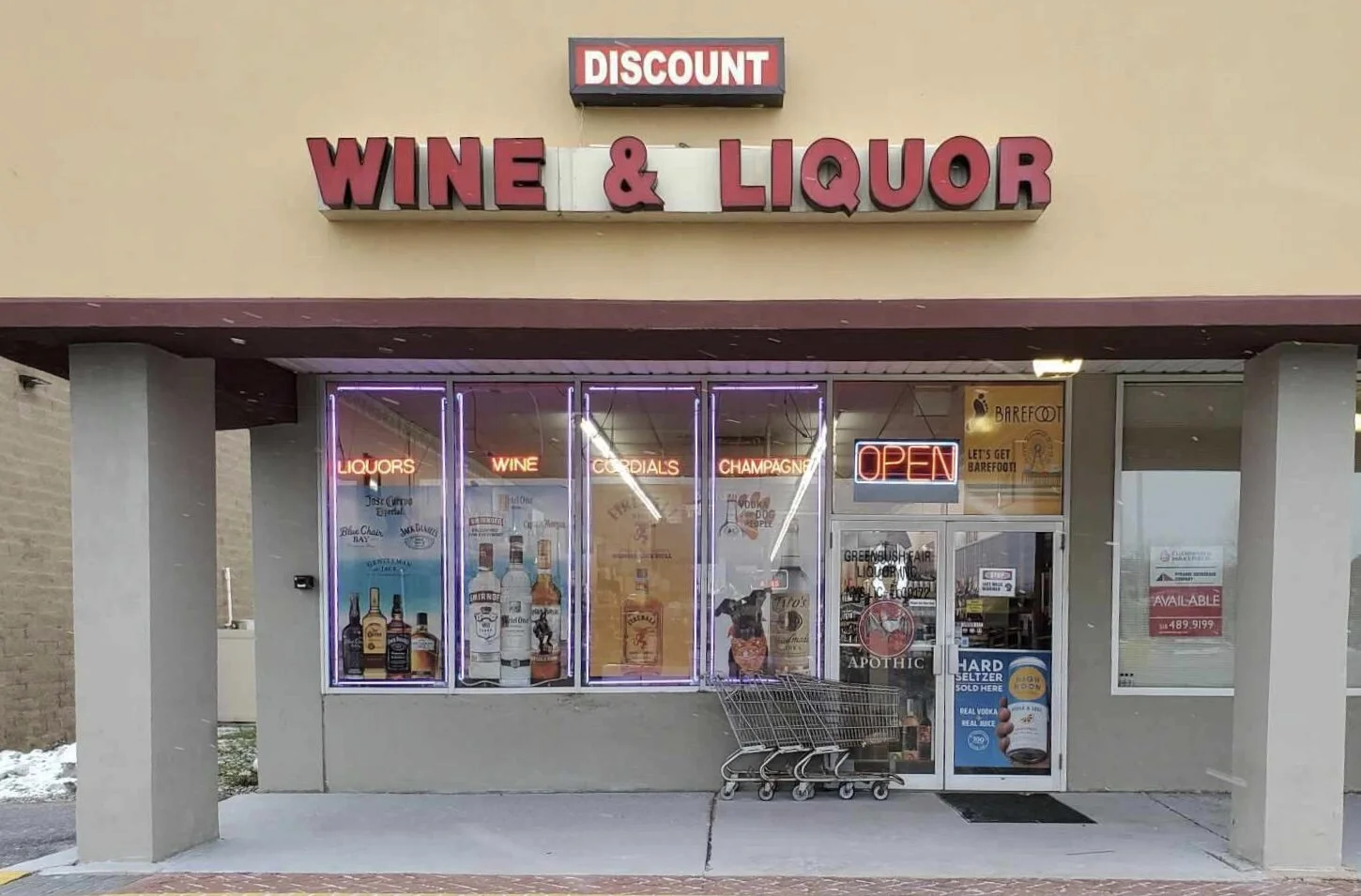 Hannaford Plaza Wine & Liquor