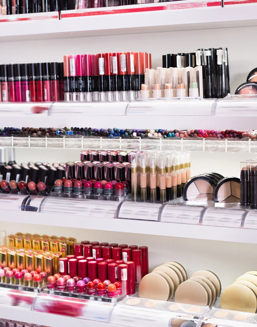 shutterstock_1173768739_cosmetic-display.jpg