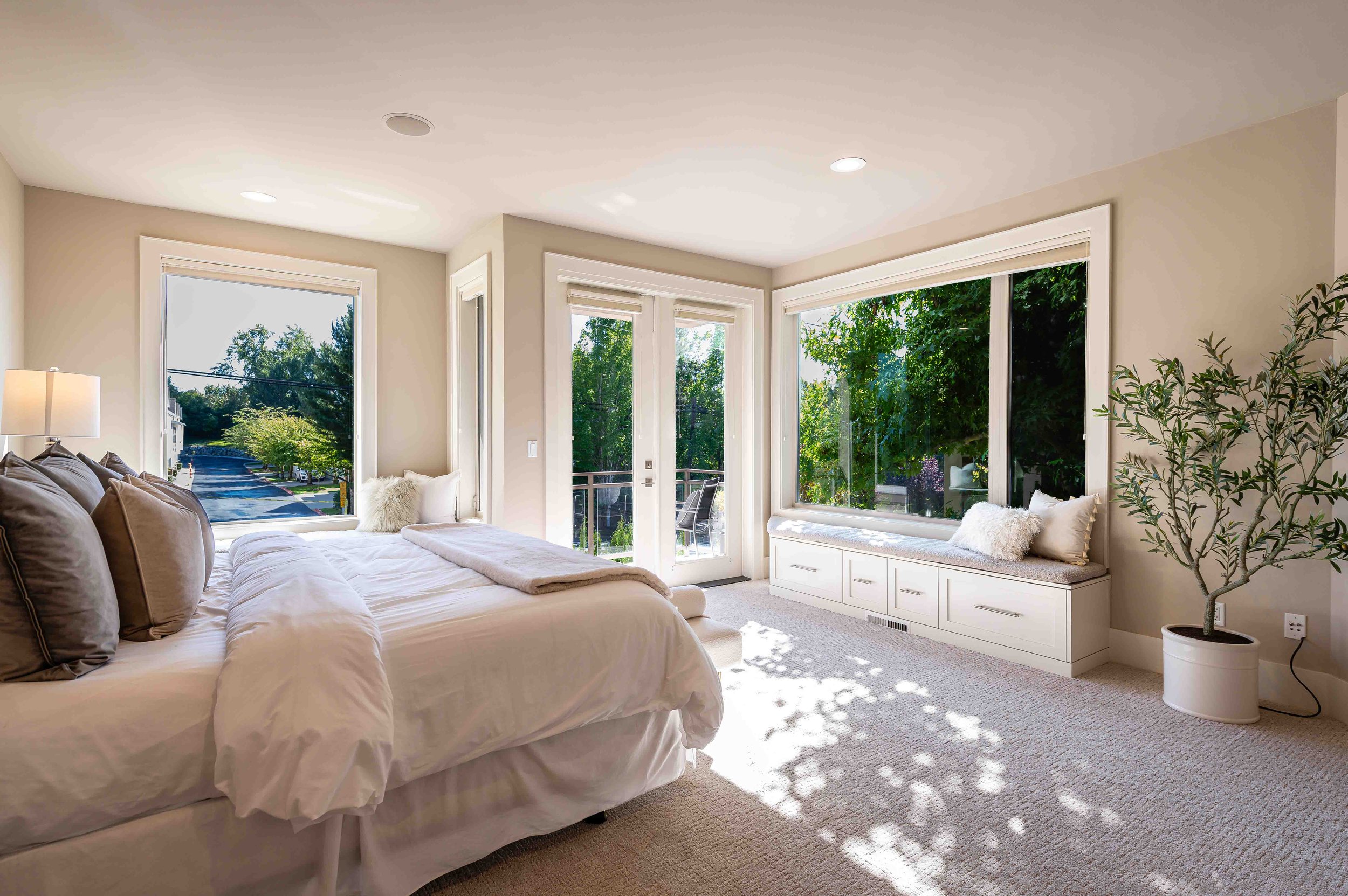 Seattle real estate photographer showcasing luxury home interiors