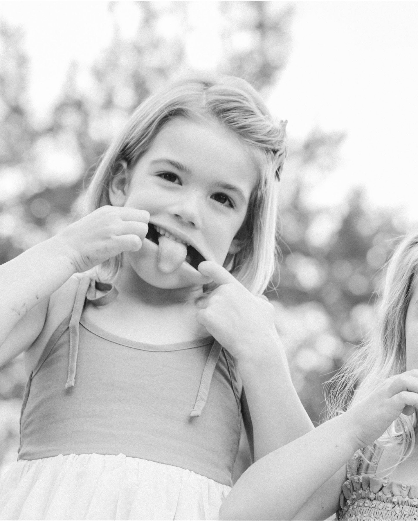 Family portraits that are FUNNN!! 💫 

I&rsquo;ve been loving getting to see all of my sweet families, what a privilege it is to capture these kiddos year after year. From sweet newborns to preschoolers, it&rsquo;s the best compliment to be invited b