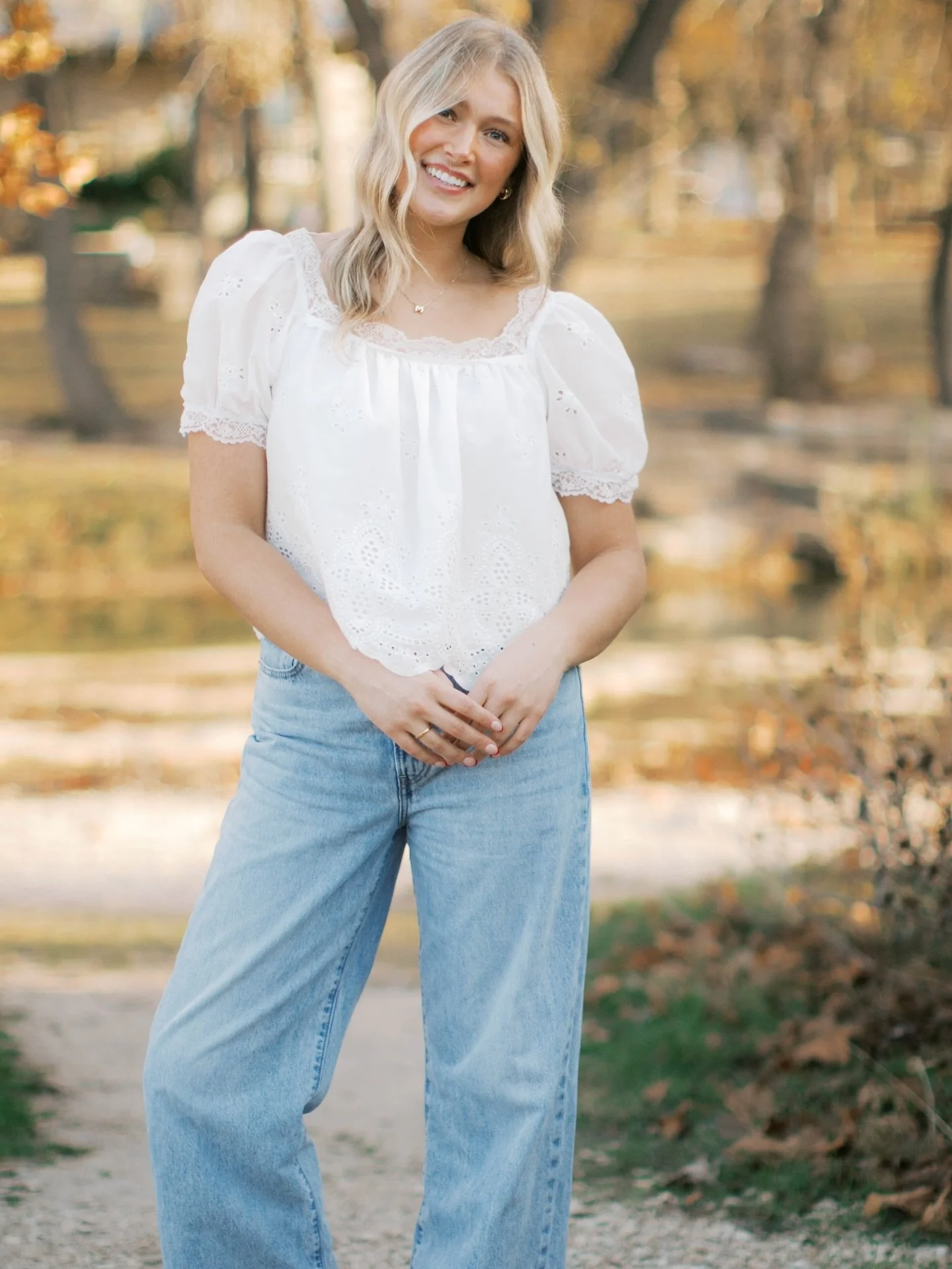 Here&rsquo;s a fun fact for all of my Senior mommas, collection 3 comes with a family session ✨ 

Talk about two birds with one stone 🤭 what&rsquo;s better than capturing your Senior one last time with the family before they take off to college! 

F