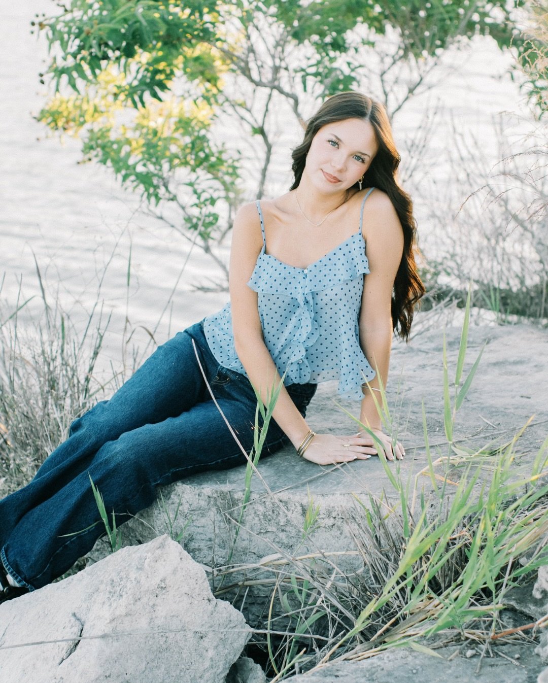 SENIOR SUNDAY ✨ with Callie! 

This Sunday you&rsquo;re getting a peek into what a full senior or Grad gallery can look like. Outfit changes, to a variety of locations that include Bringing your favorite props or your pup! 

Your session will represe