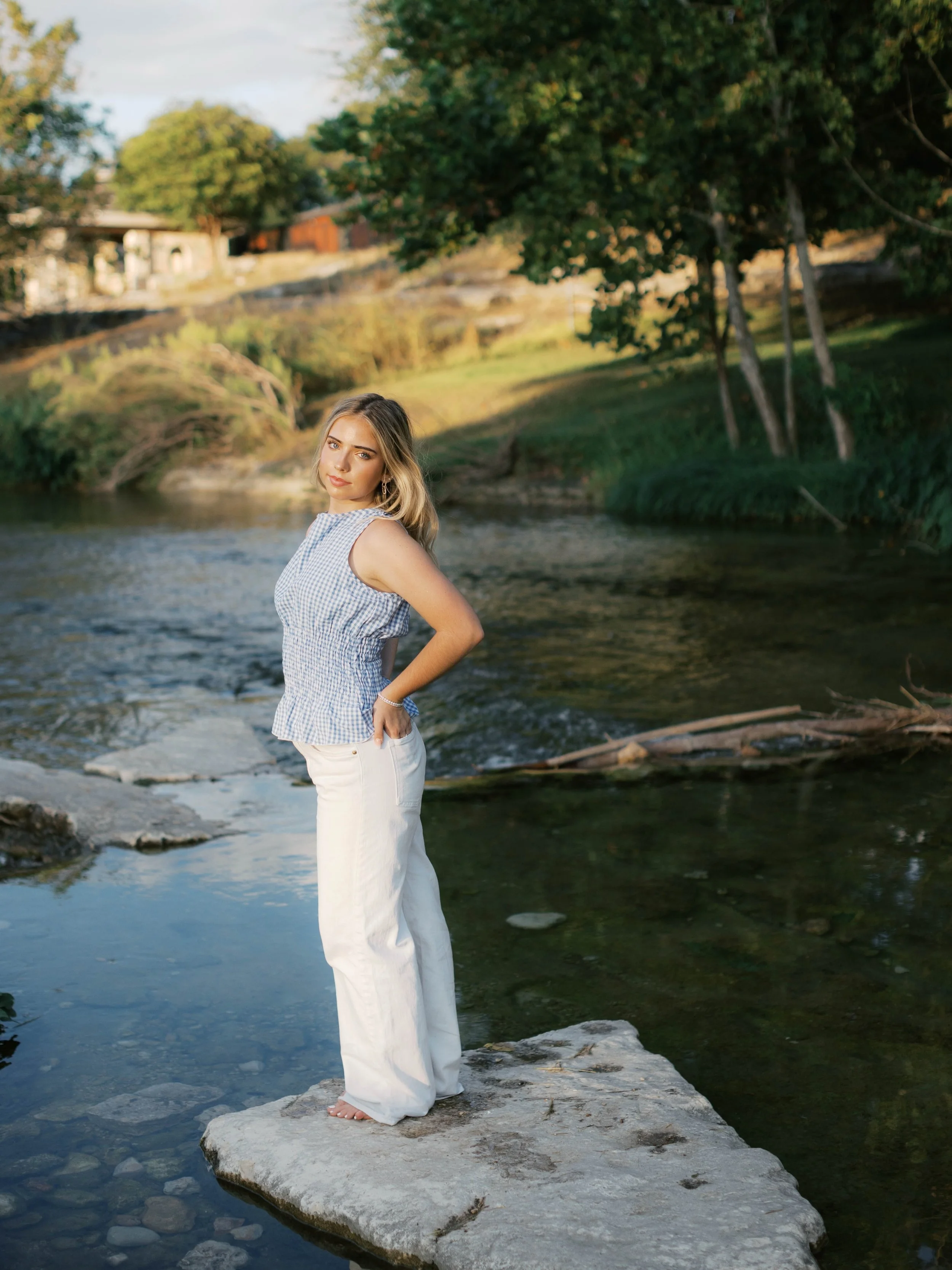 Another round of Senior Sunday with Olivia! 🦢

@livv.paig3 

Central Texas, Senior, Photographer
Texas Senior in grad Photographer
Belton, Texas, Senior Photographer
Austin, Texas, Senior Photographer

#centraltexasphotographer #centraltexasseniorph