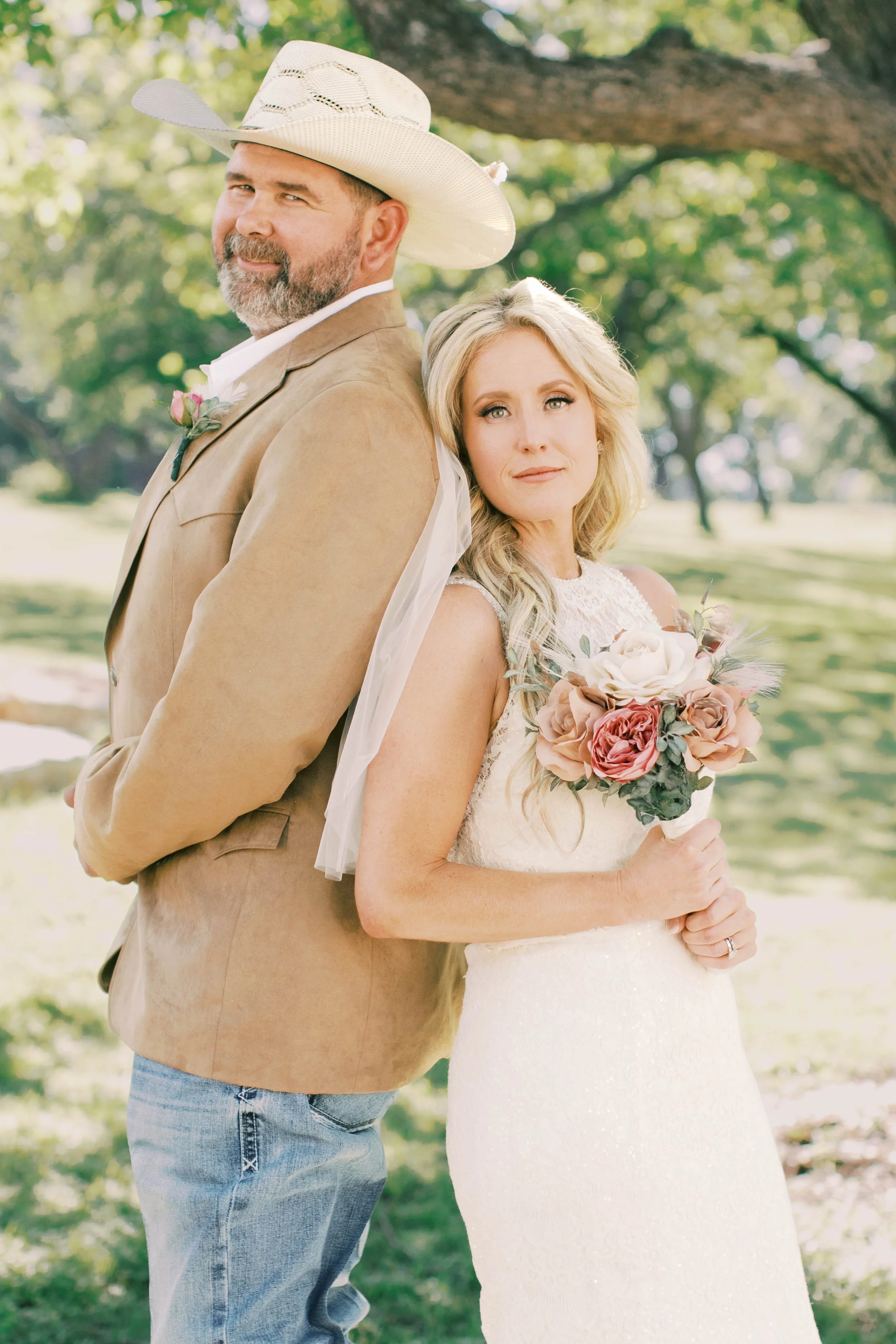Tenroc ranch, salado tx, wedding portraits, summer wedding