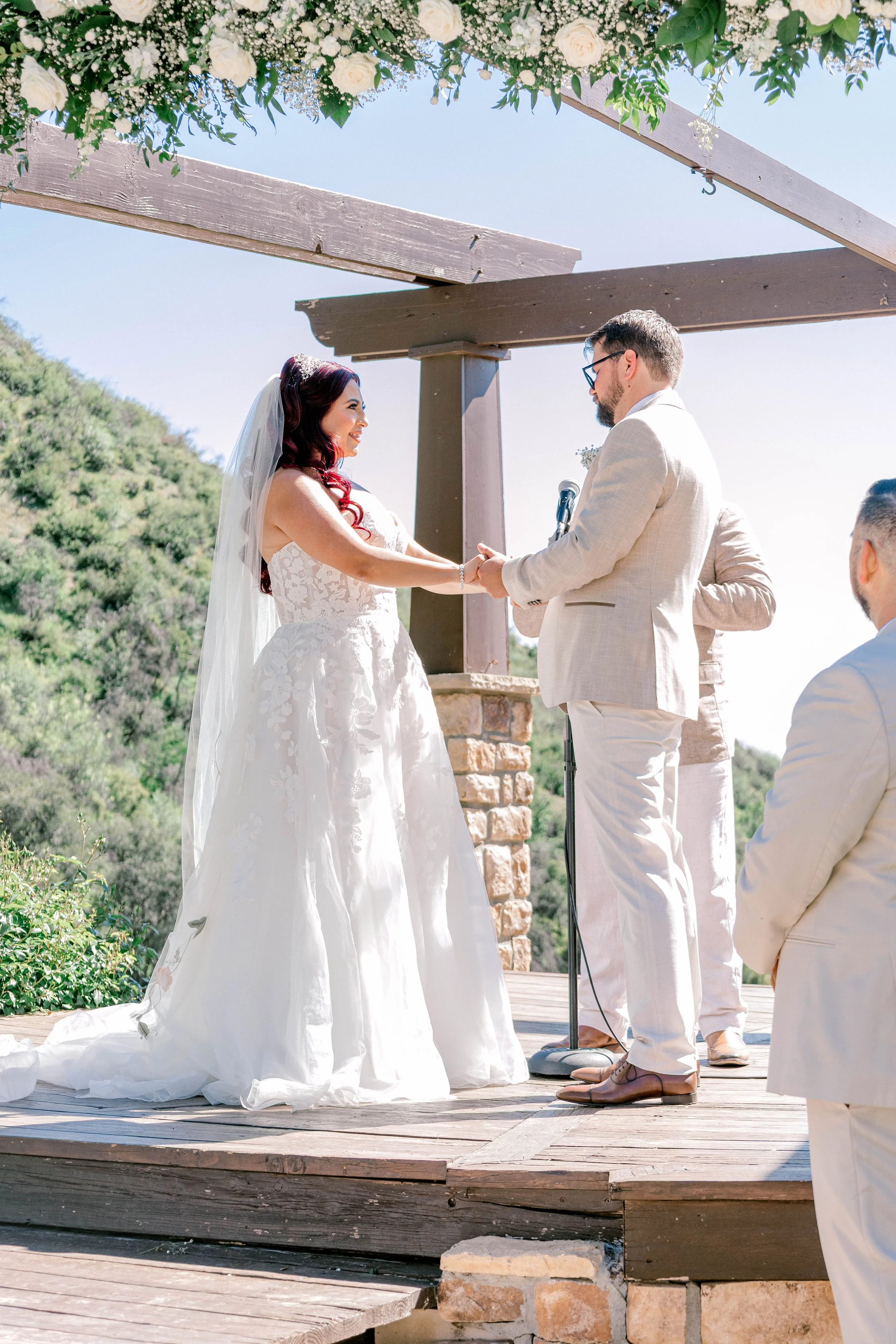 oak-glen-serendipity-garden-weddings-spring-wedding-ceremony.jpg
