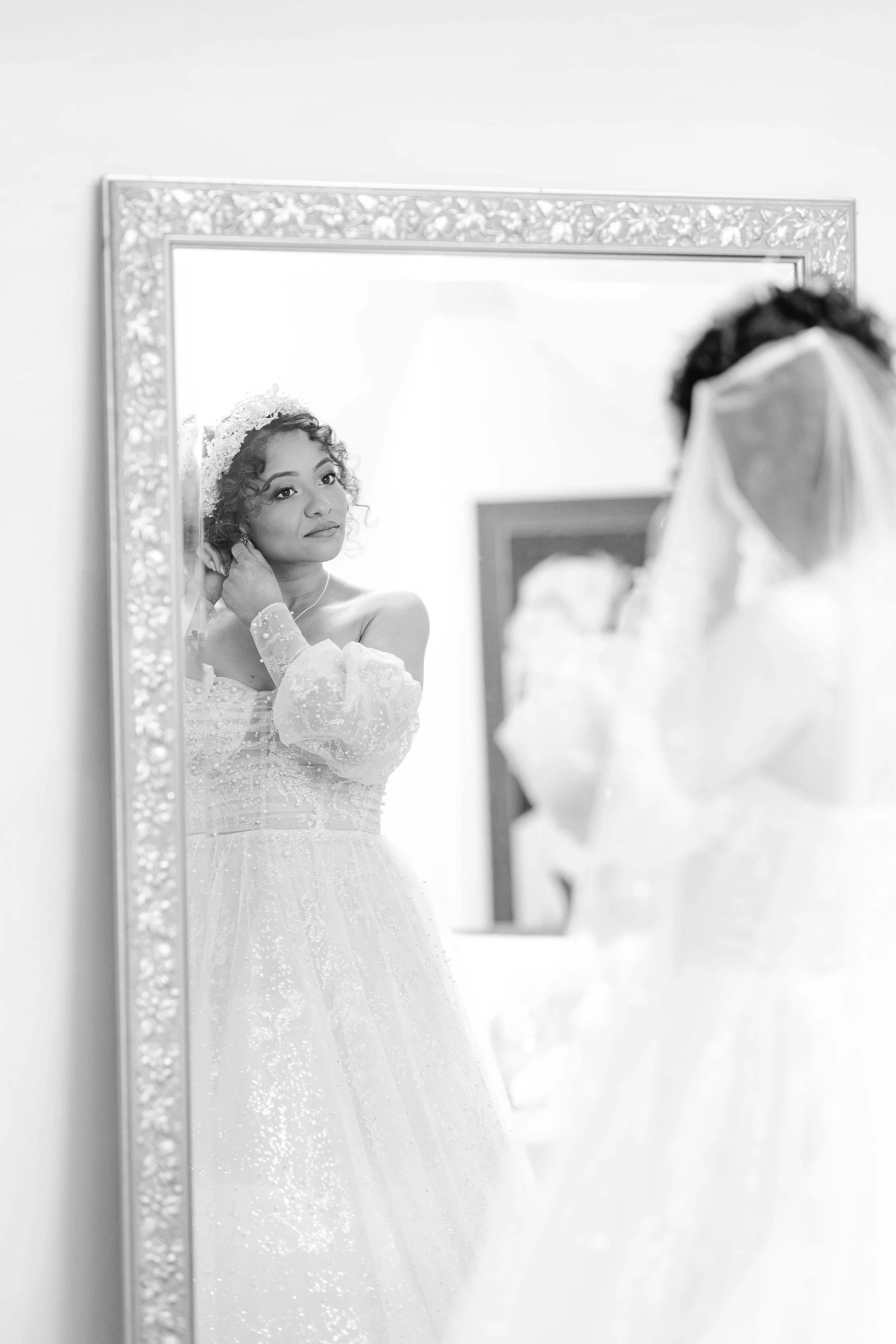 loft-84-wedding-bride-getting-ready-in-front-of-mirror.jpg