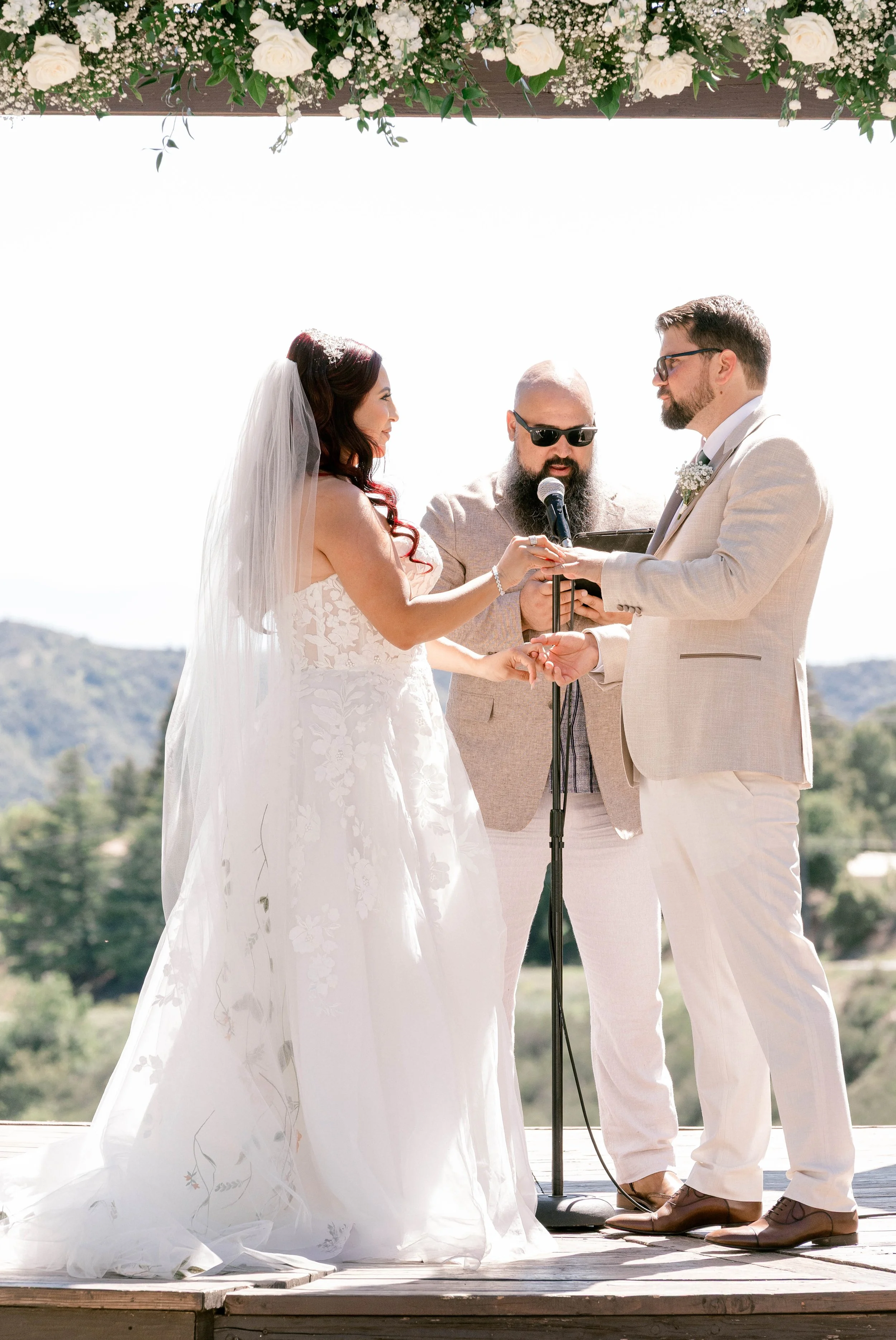 oak-glen-serendipity-garden-weddings-spring-wedding-ceremony.jpg