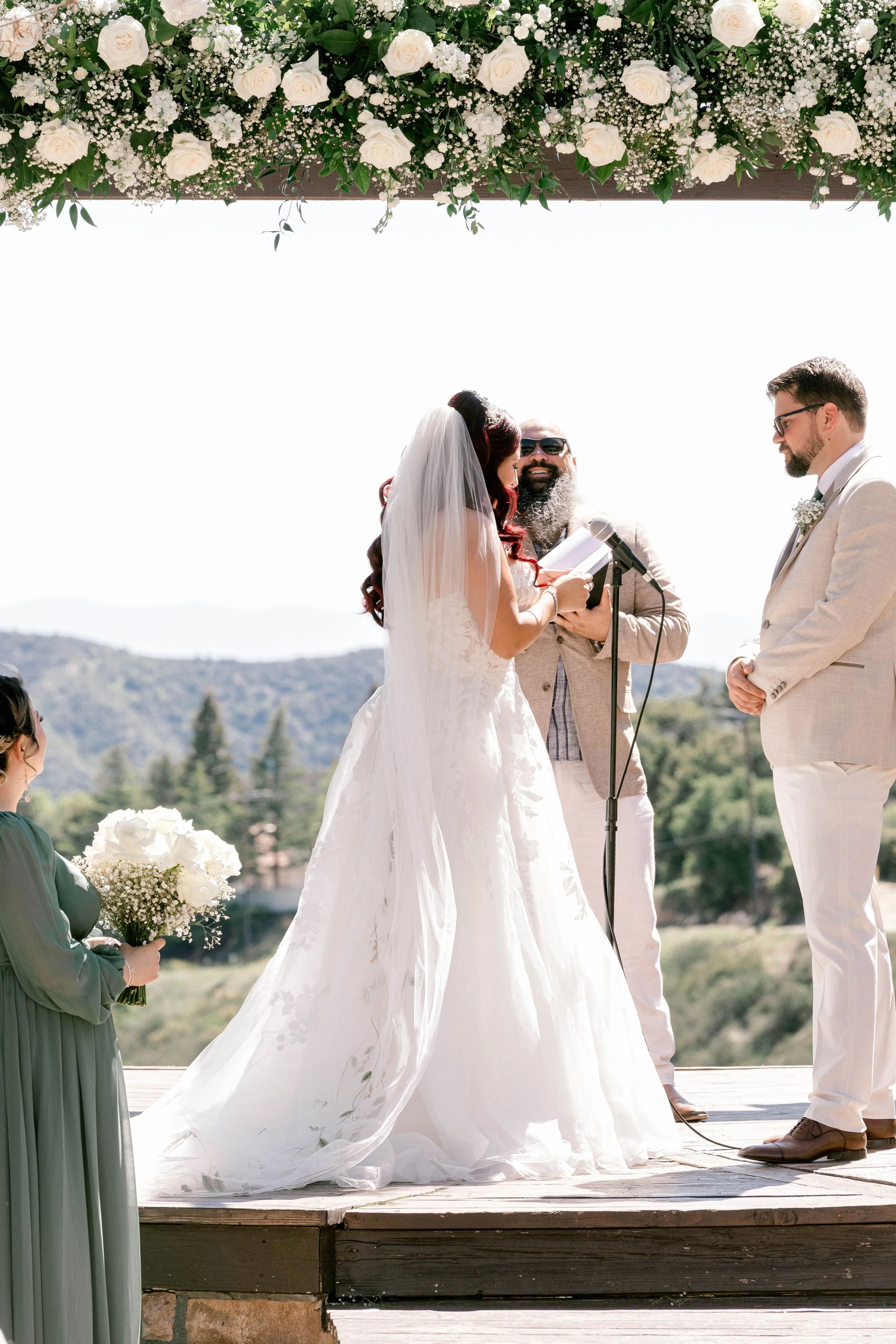oak-glen-serendipity-garden-weddings-spring-wedding-ceremony.jpg
