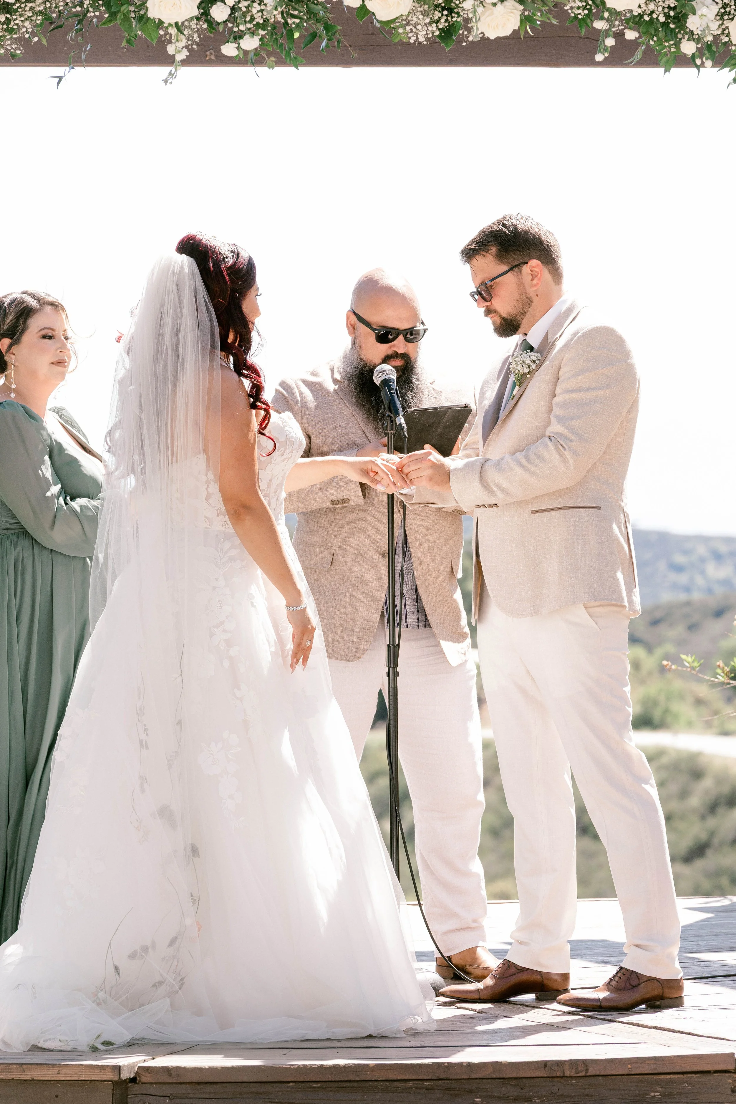 oak-glen-serendipity-garden-weddings-spring-wedding-ceremony.jpg