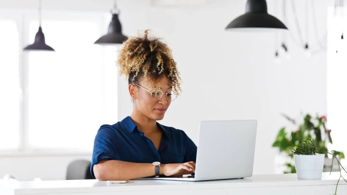 Online Self-Esteem Therapy for Female Remote Workers