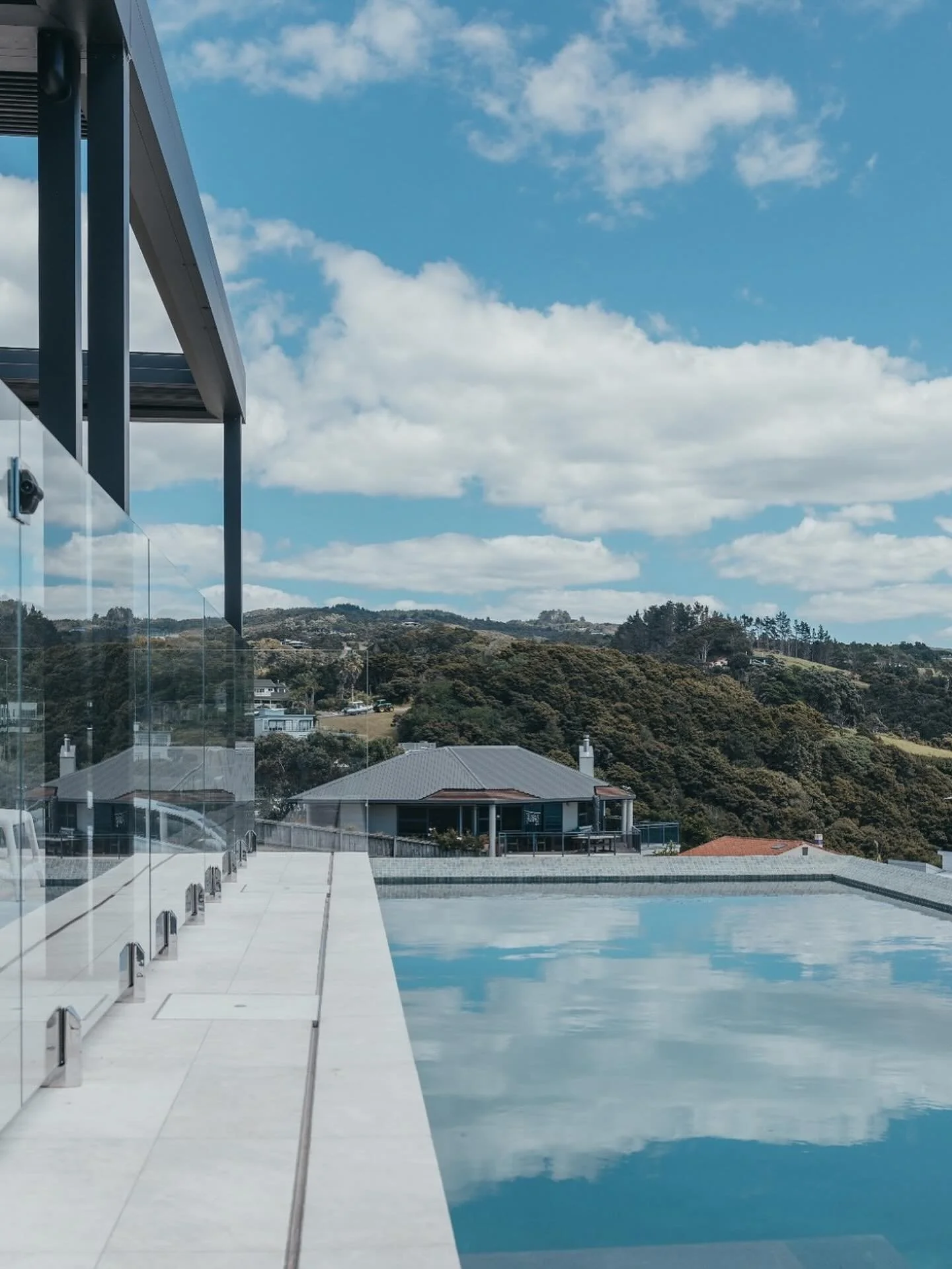 Nothing to do but jump on in 🏊🏼