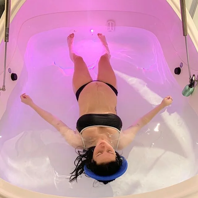 We&rsquo;ve had a lot of preggo mumma&rsquo;s in lately 👶🏻 Floating allow&rsquo;s your body to become weightless how good right ?! While carrying extra  weight around what more could you want , then to have no gravity for an hour 🙏 not to mention the aches and pain slip away , even better to gain more restful sleep 😴 tag in a pregnant mum you know needs this 🥰