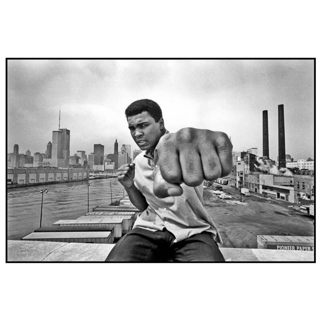 -
PHOTO: USA. Chicago, Illinois. 1966. Muhammad Ali on a bridge overlooking the Chicago River and the city's skyline. 
. 
&copy; @thomashoepker/#MagnumPhotos
.
.
#thomashoepker #documentary #photography #photojournalism #magnum #magnumphotos #magnump
