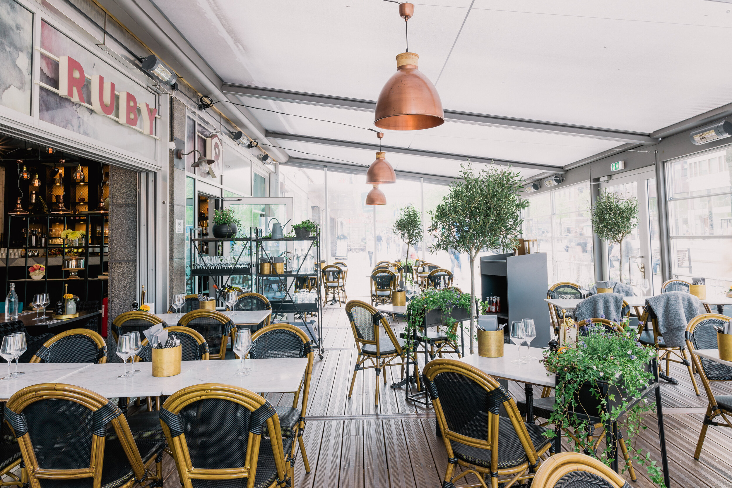 Scandic-Rubinen-restaurant-outdoor tables.jpg