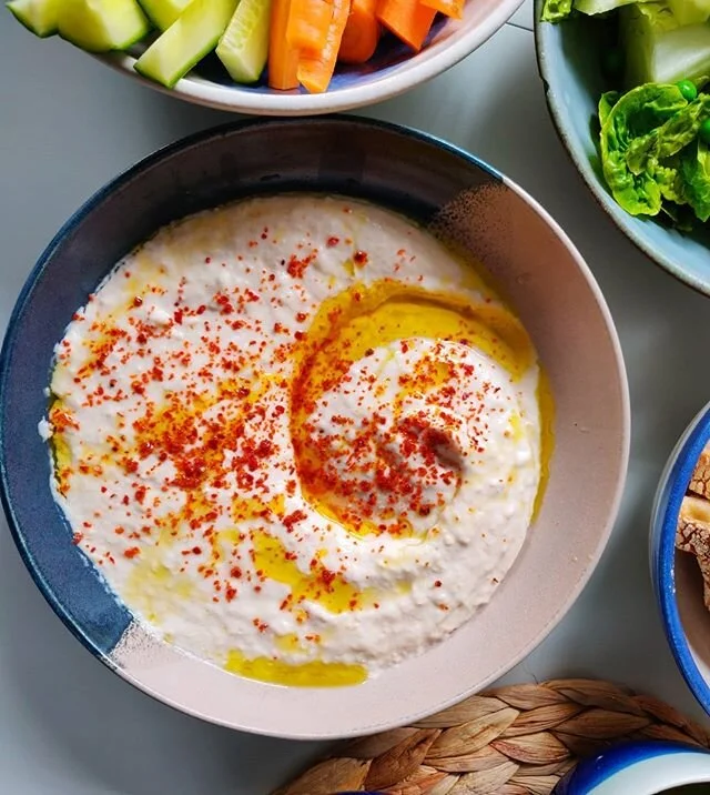 Cannellini bean hummus topped with olive oil and aleppo chilli 👍🌶️
.
.
.
.
.
#chilli #spice #hummus #crudite #salad #vegan #simple #colour #dip #privatechef #organic #primrosehillmarket