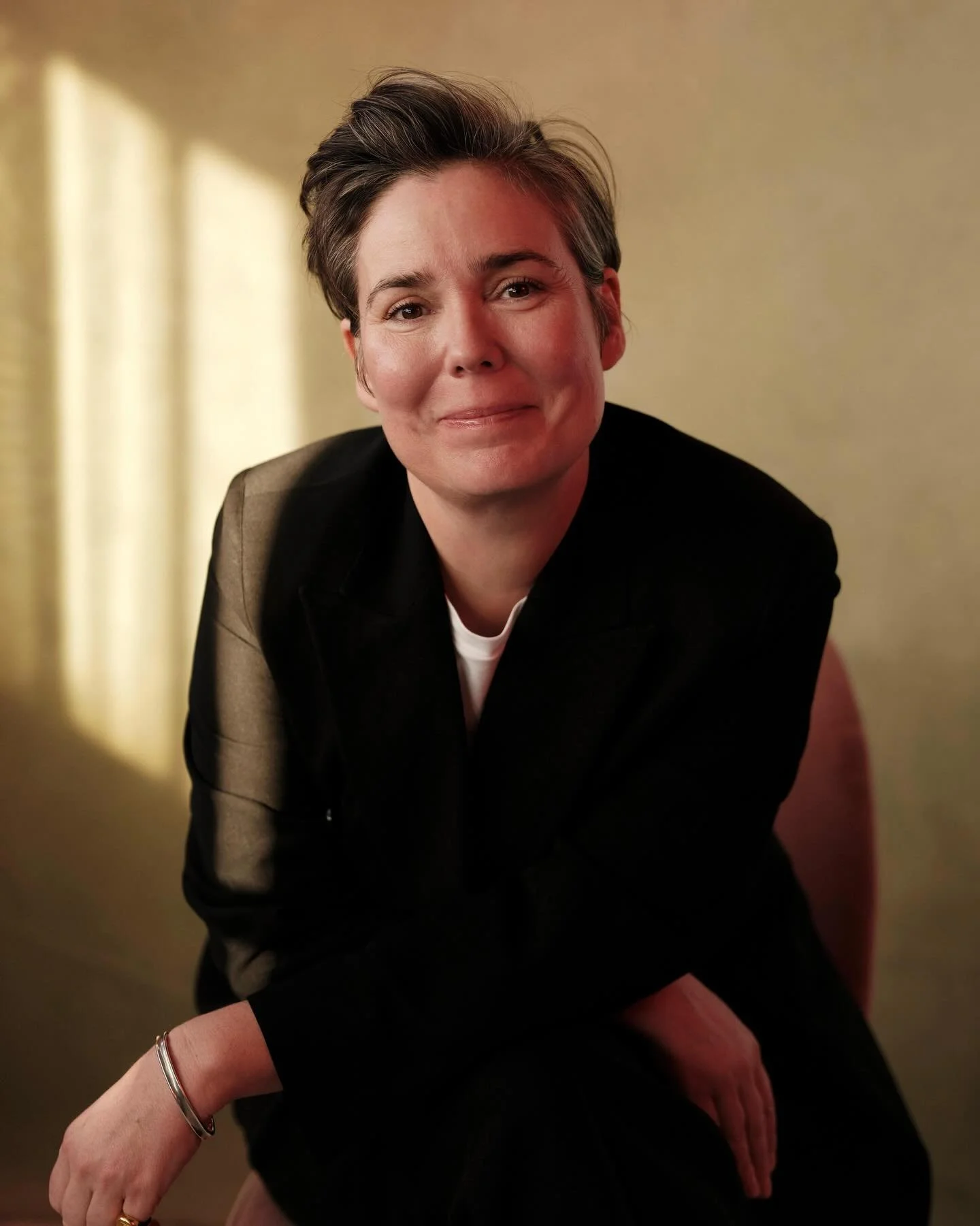 Starting the New Year with the talented @georgiporgie  #thenigntmanager 
Photographer Photo 1 &amp; 2 @philsharp 
Photo 3 @ianwestpa 
Glam @wendyturnermakeup 
Publicists @tapestrylondon 
.
.
.
.
.
#redcarpet #redcarpetmakeup #portrait #wendyturnermak