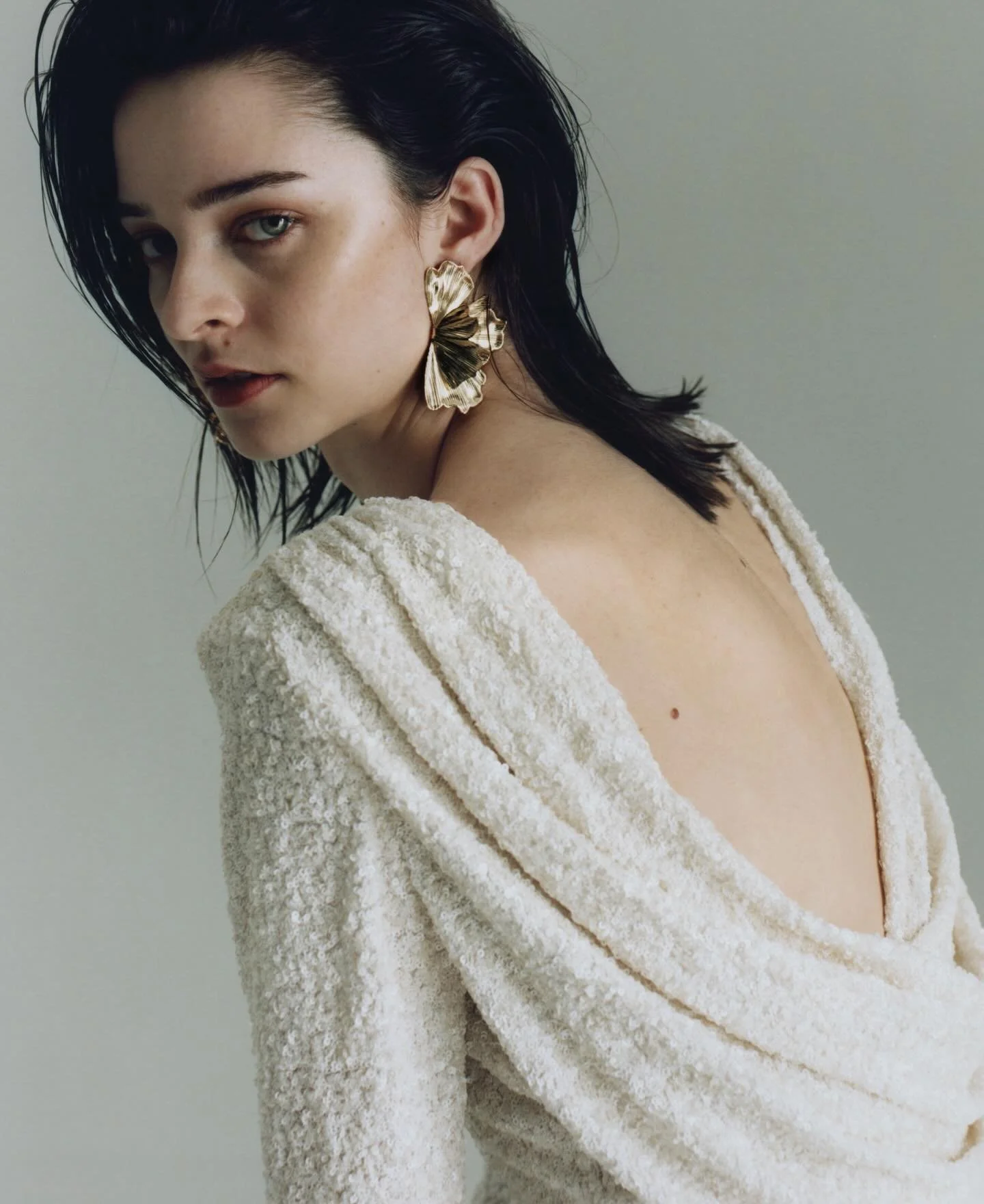 Watch this space! @scarlettcremer @supa.worldwide 
Photographer @vasily_agrenenko 
Glam #wendyturnermakeup 
@phillippak @tcgdarling 
.
.
.
.
.
#glowingskin #model #grunge #love