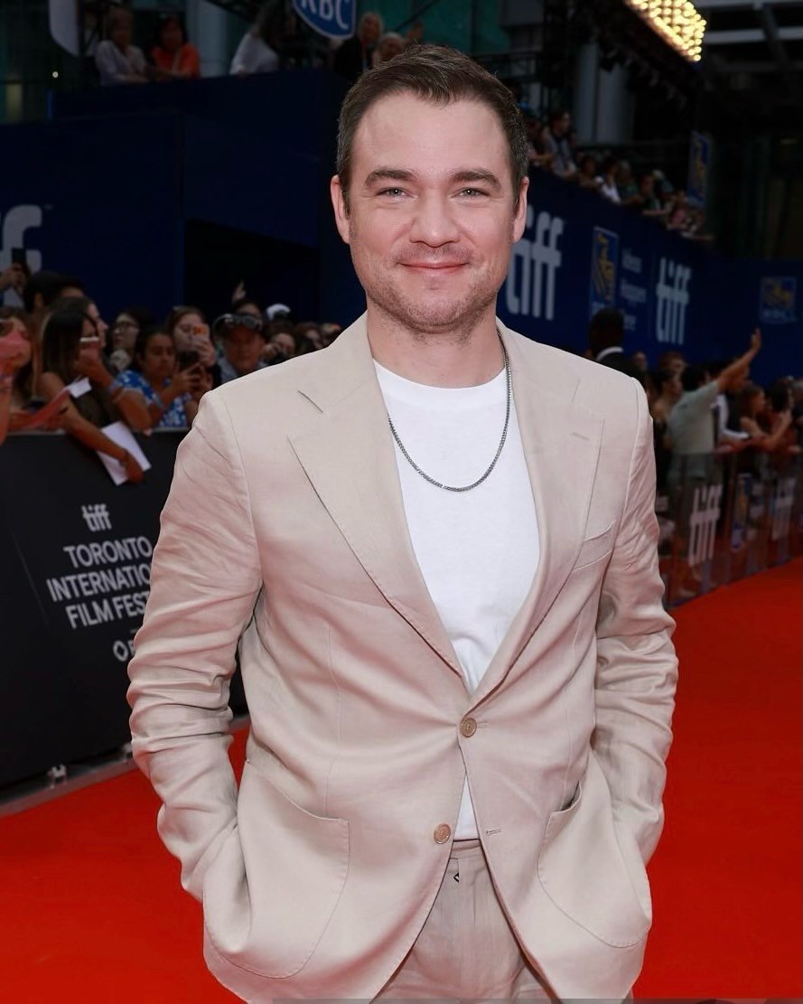 Daniel Durant attends the premiere of &ldquo;Being Heumann&rdquo; during the 2026 TIFF 
✂️ Grooming #wendyturnermakeup
Skincare @tatcha 
Makeup @chantecaille 
Hair @hairbysammcknight
. 
.
.
.
.
.
.
#danieldurant #tiff #filmfestival #grooming