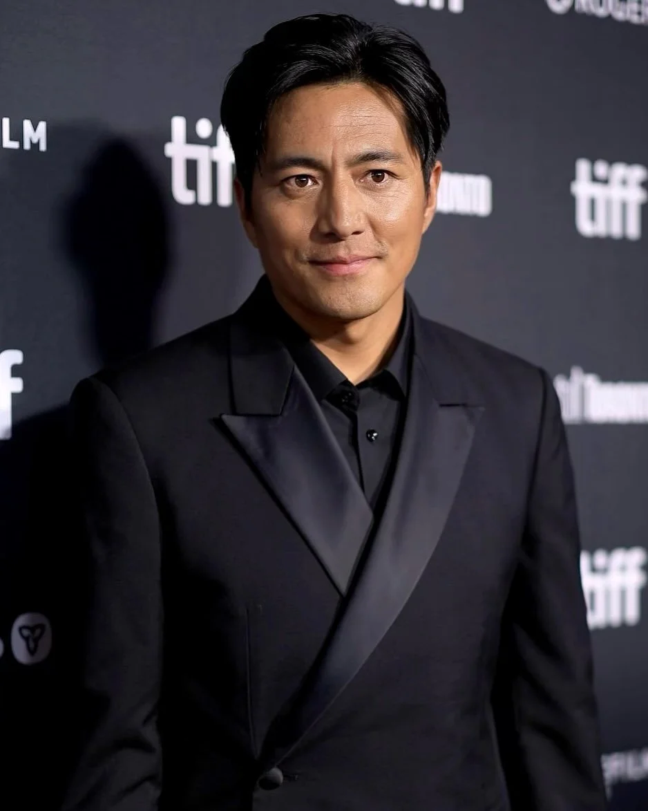 Genden Phuntsok Premier &lsquo;Tenzing&lsquo; at TIFF
Stylist @marcandrewsmith 
📸 Groming #wendyturnermakeup
Skin @tatcha 
Makeup @chantecaille 
Brushes @morphebrushes 
Hair @hairbysammcknight 
.
.
.
.
.
#celebritymakeupartist #tiff #gendenphuntsok 