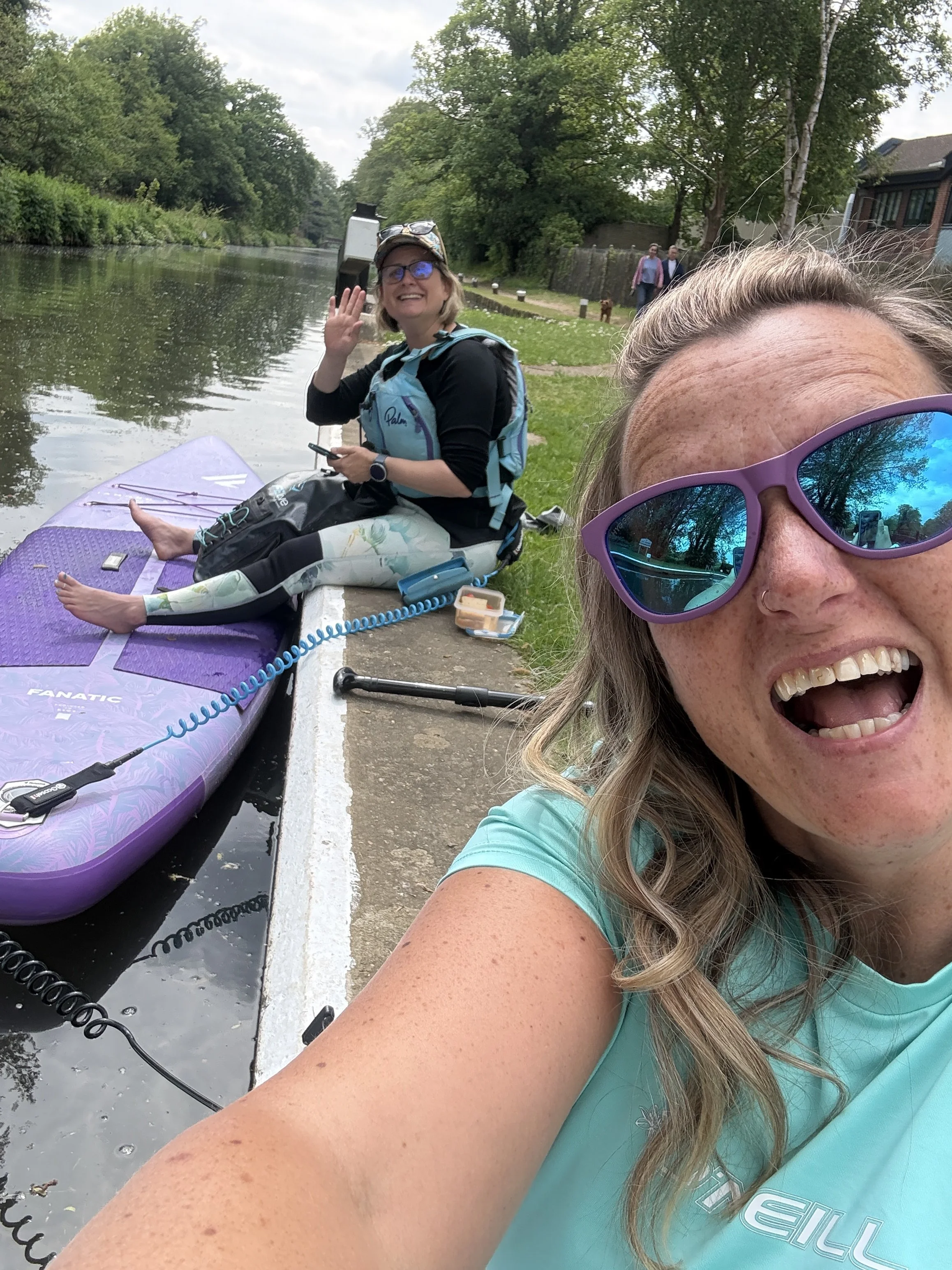 Cami-clare-paddle-picnic-river-wey.JPEG