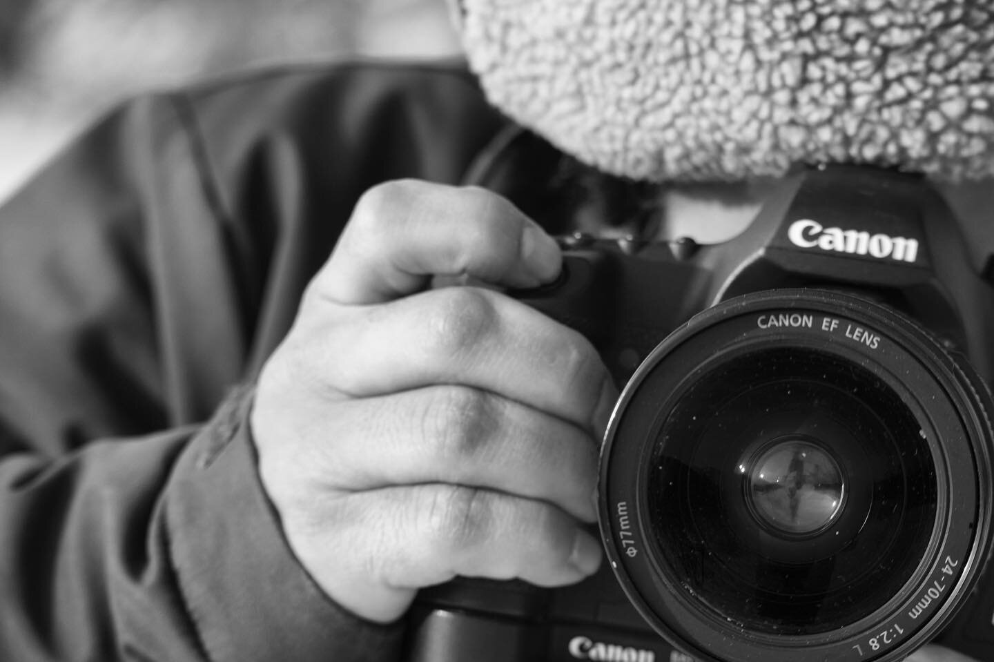 A Man and His Camera
01.03.2020
Route 112
New Hampshire 

#meuamor #portrait #closeup #explore #photography #travel #camera #foto #fotografia #winter #m&atilde;os #hands #newhampshire #kancamagus #NH #explorenature #c&acirc;mera #aventureiros #canon 