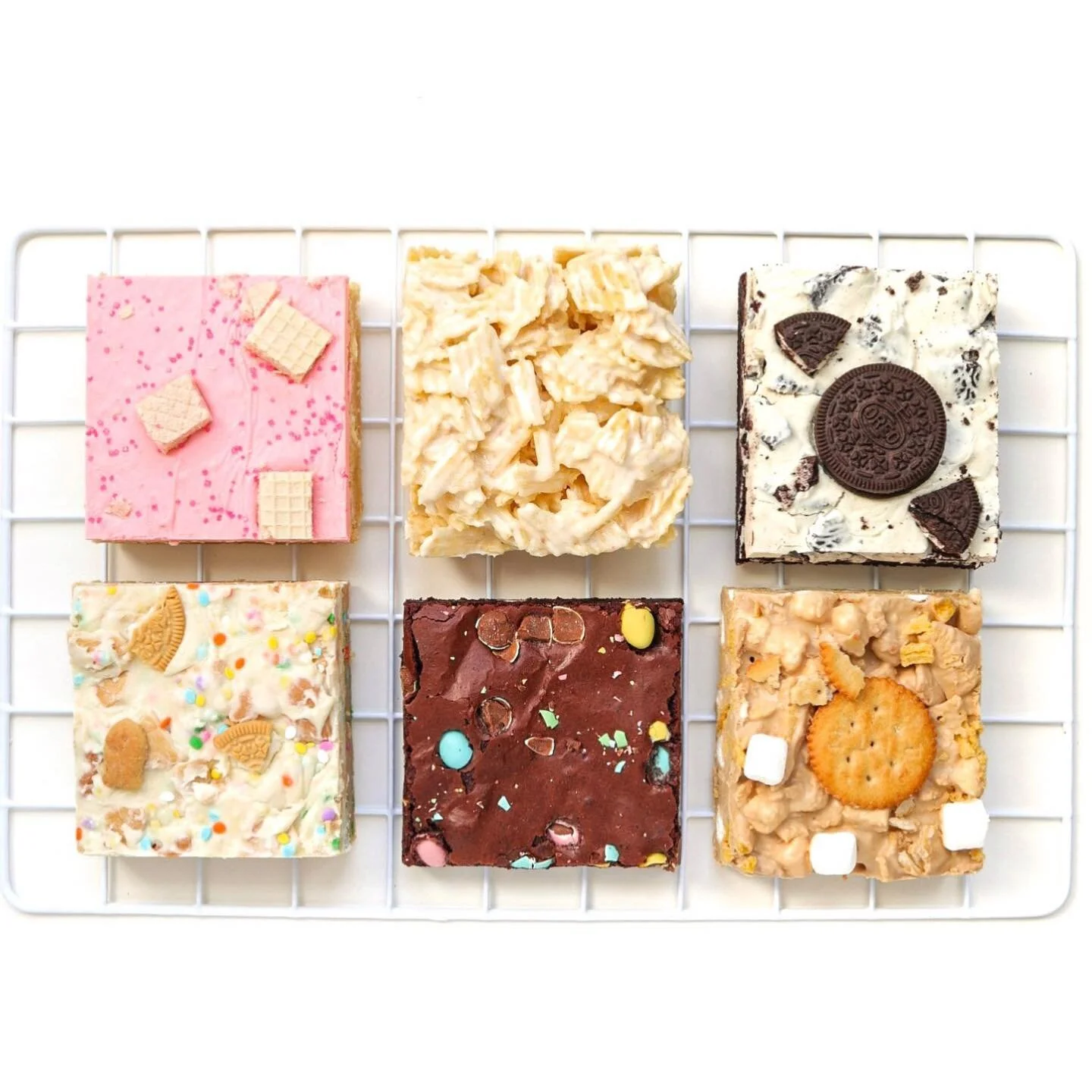 **Closed** 🚨Treat box giveaway!! 🥳 this is to celebrate Sweet Afternoon&rsquo;s 3 year birthday but also cuz why not? It&rsquo;s a new season and I want to show my gratitude for everyone who has been supporting me!

The winner will receive one East