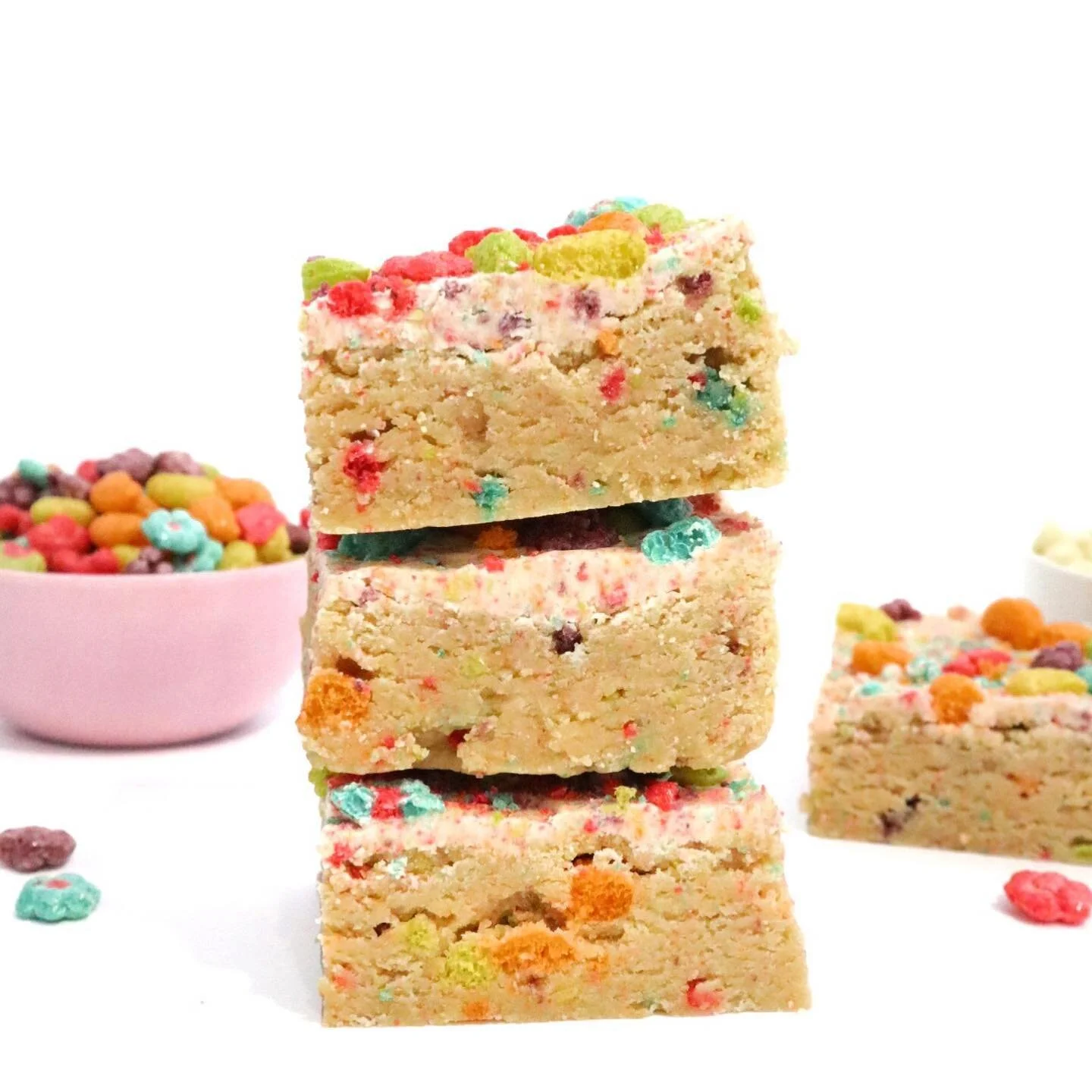 Warning: following photos may cause cravings 🤣

These are stacks of some thicckkk squares! But I wouldn&rsquo;t want them any other way&hellip;if you&rsquo;re having dessert you might as well make sure they are decadent!! Haha
 
🍇🍊 Trix cereal blo