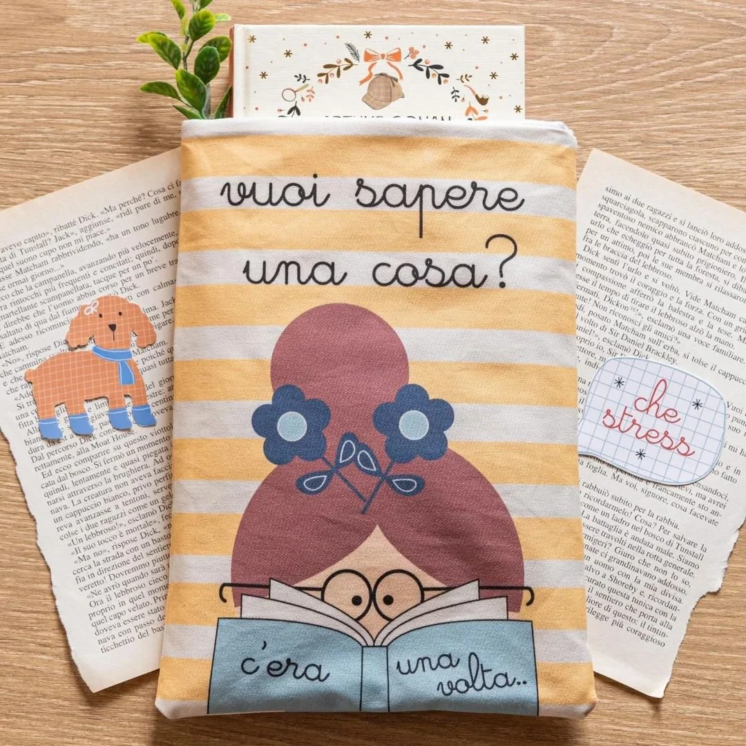 Cosa vorresti sapere tu?

Portalibro con grafica La Blondie, disegnato e cucito con amore 🥰
.
.
.
#lablondie #coverbook #couture #illustrated #illustration #illustrazione #portalibro #disegnare #leggeresempre #leggerefabene #romanticmood #vintagesty