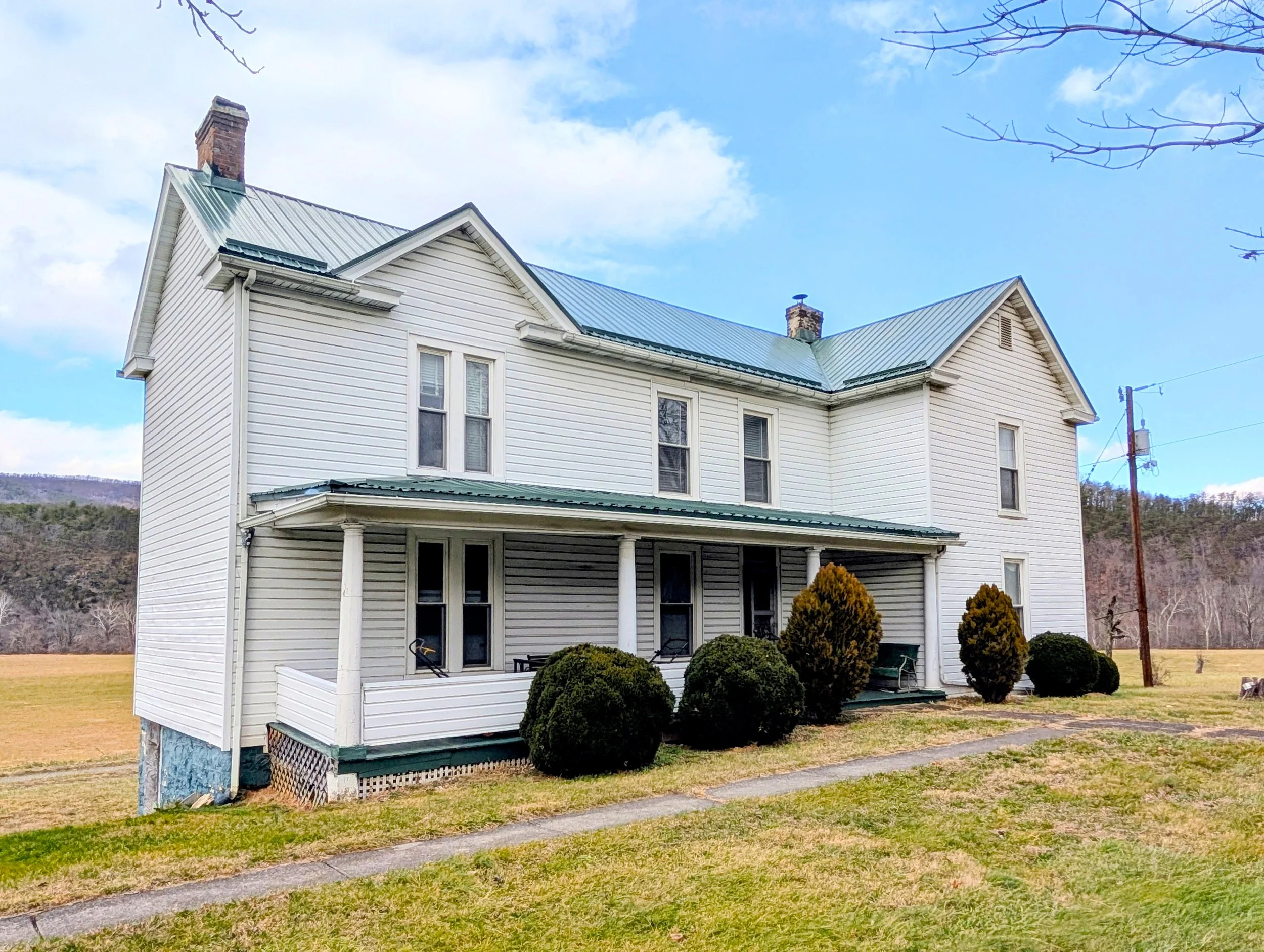 The Irvine Farm House (1).jpg