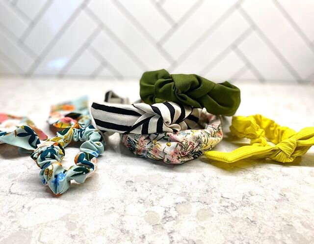 Omg friends!! These headbands are my new GO TO! @getzmadeco makes these beauties!  See all her fabrics and styles on her Insta page!