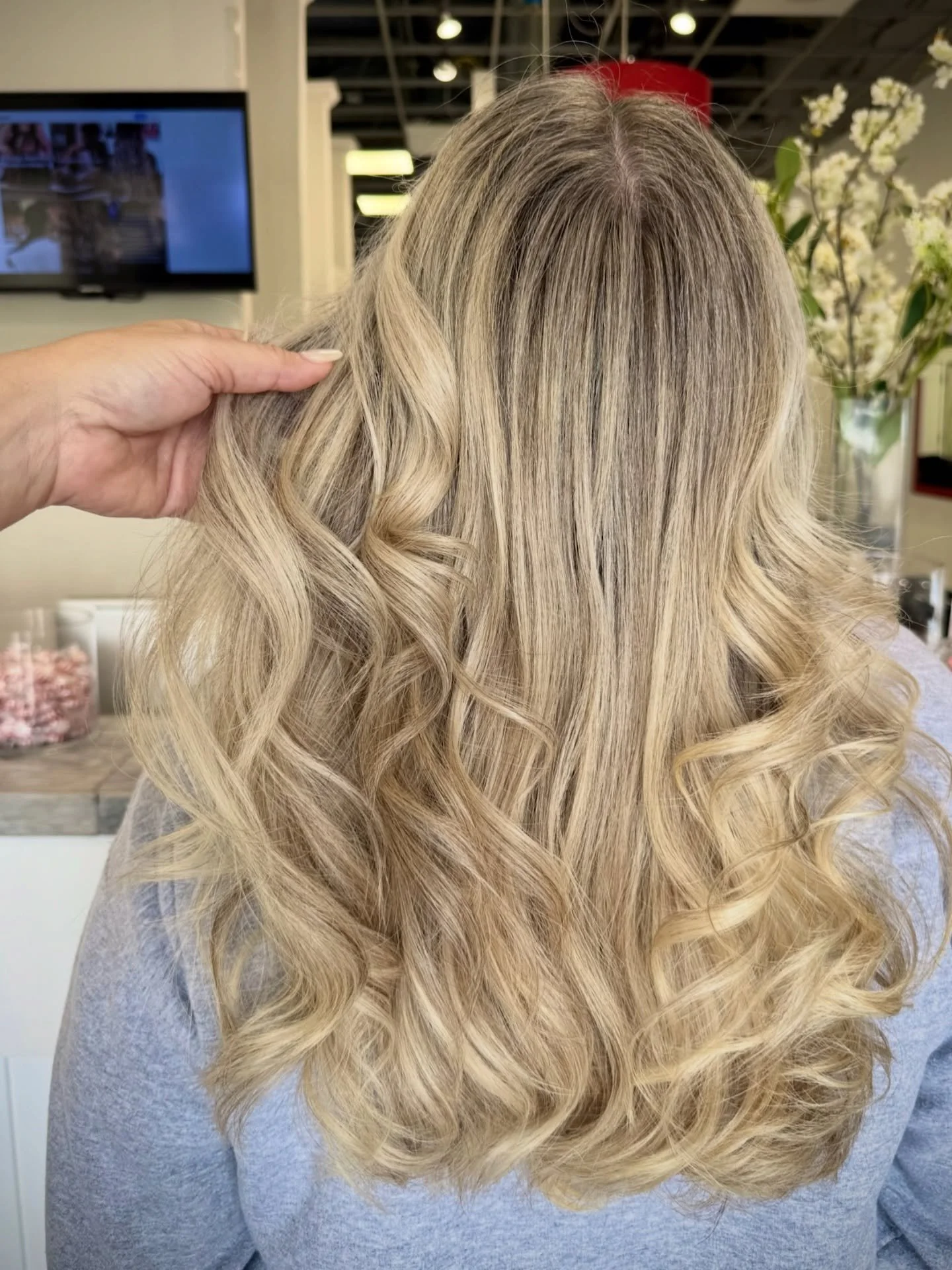 Serving vanilla latte vibes ☕
Who&rsquo;s next!? 👇🏻