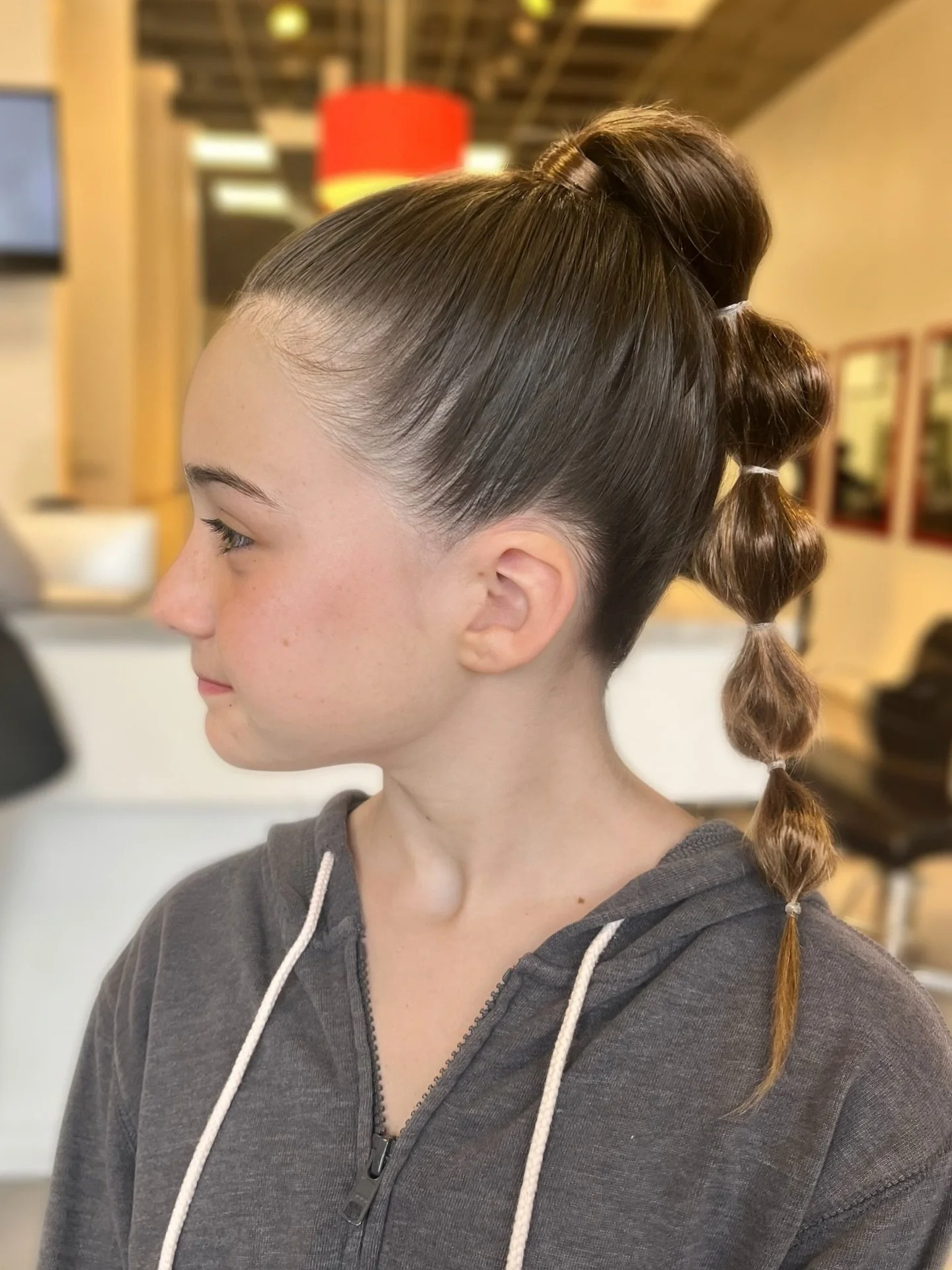 Slicked back, bubble&rsquo;d up, and ready to MOVE 💖✨
The ultimate dance + sports pony: cute, comfy, and staying put through every jump, turn, and cartwheel. No flyaways. No fixing it mid-practice. Just main-character energy from warm-up to finale ?