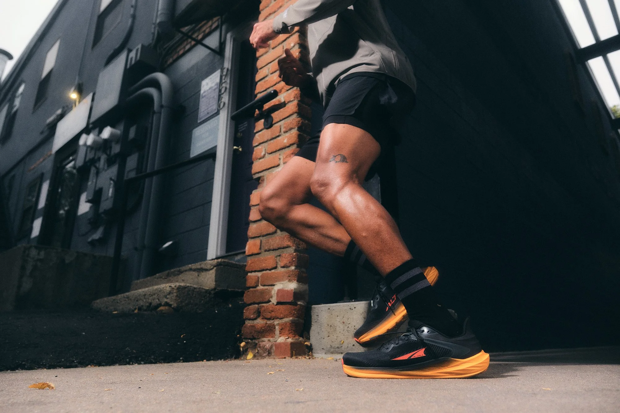 S25_Torin8_Mens_Black-Orange_AL0A85QE_013_00601 copy.jpg