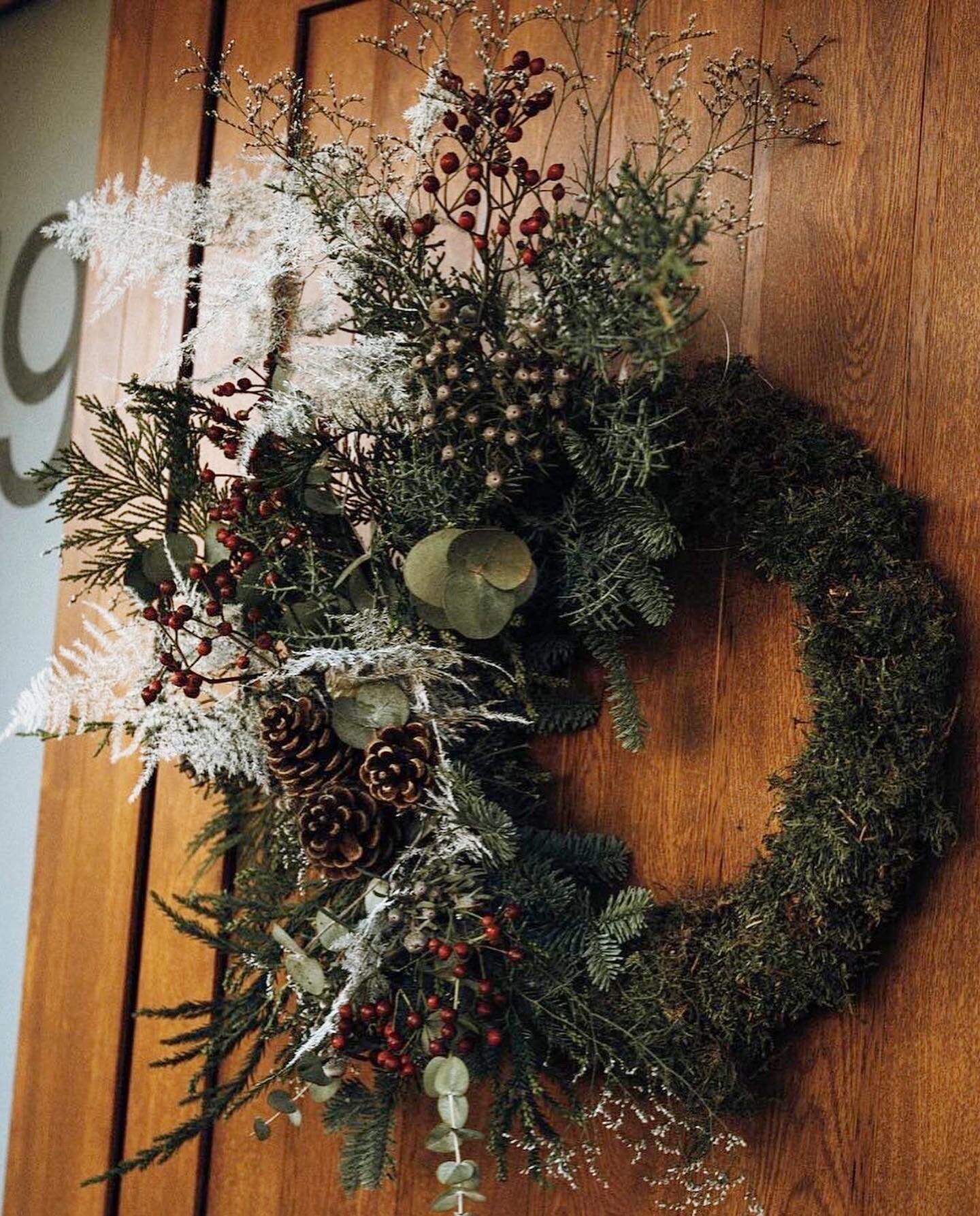 Last few spaces left to create your very own festive wreath! 

Wednesday 6th Dec
11am-1pm
@scottishcraftschool in Dunblane.
Tickets are &pound;55
 
Link to book in bio 

📷 @juliagrahamphotography 

#workshop #christmas #floristry #localbusiness