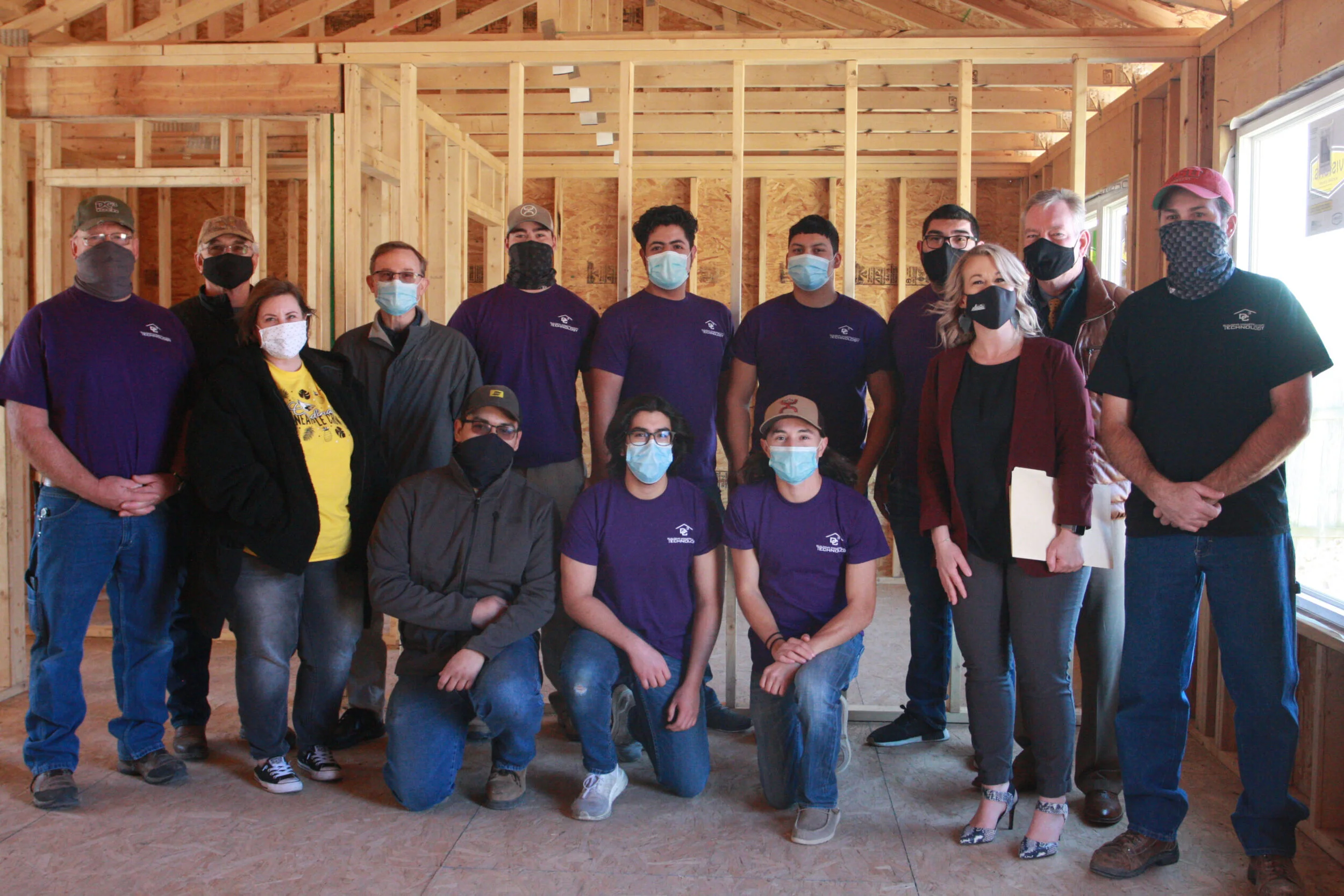 CHAD presents scholarships to DC3 students 