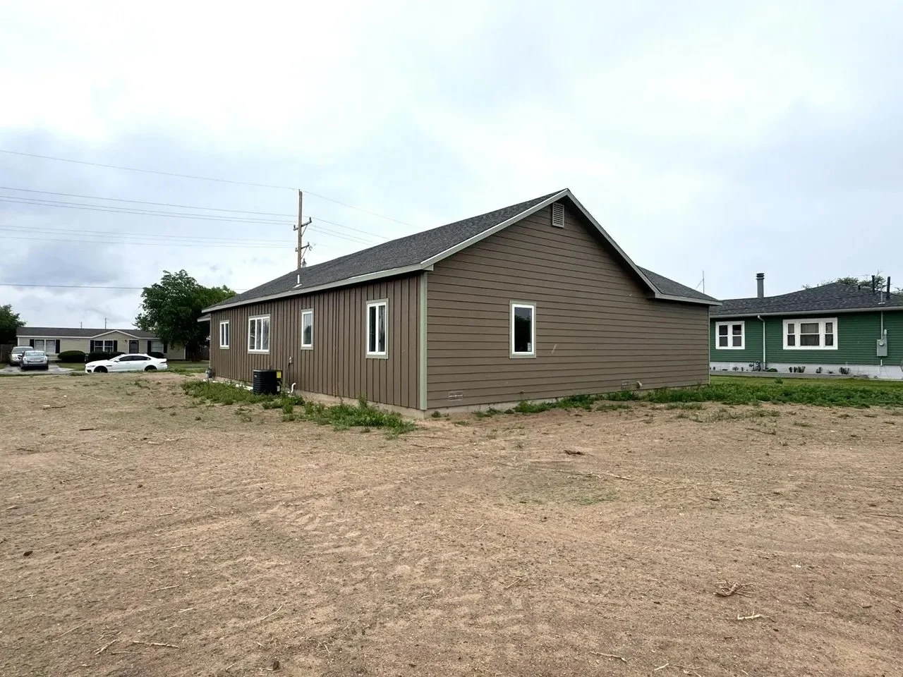 137 Cottonwood Outside2.jpeg