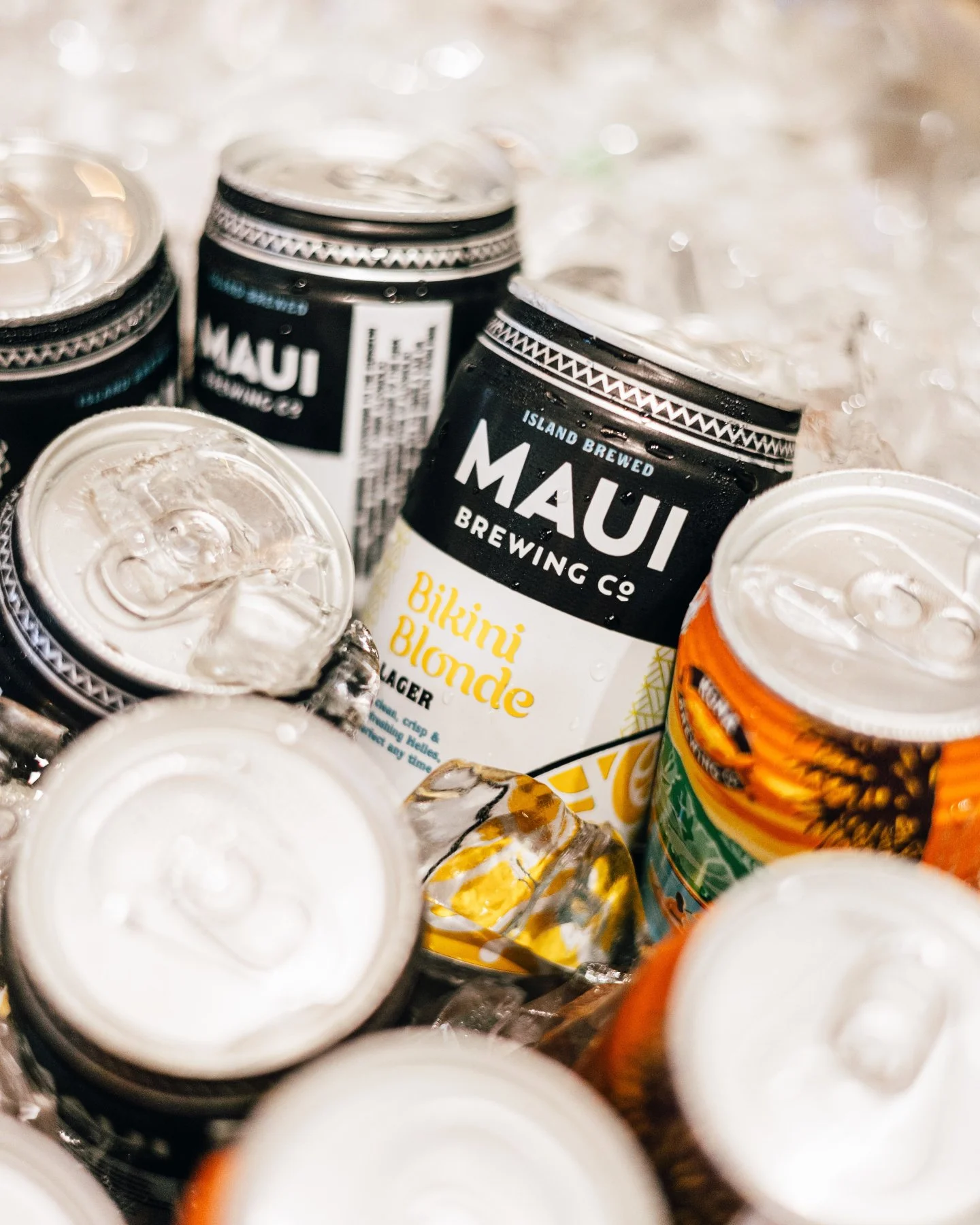 Not just coffee! We also serve beer, cocktails, and wine... with daily happy from 2pm 🍹☕🍺

Knots Coffee Roasters. Waikiki
Open daily 6:00AM - 4:00PM
Happy Hour 2:00PM - 4:00PM
@queenkapiolanihotel Waikiki, Hawaii