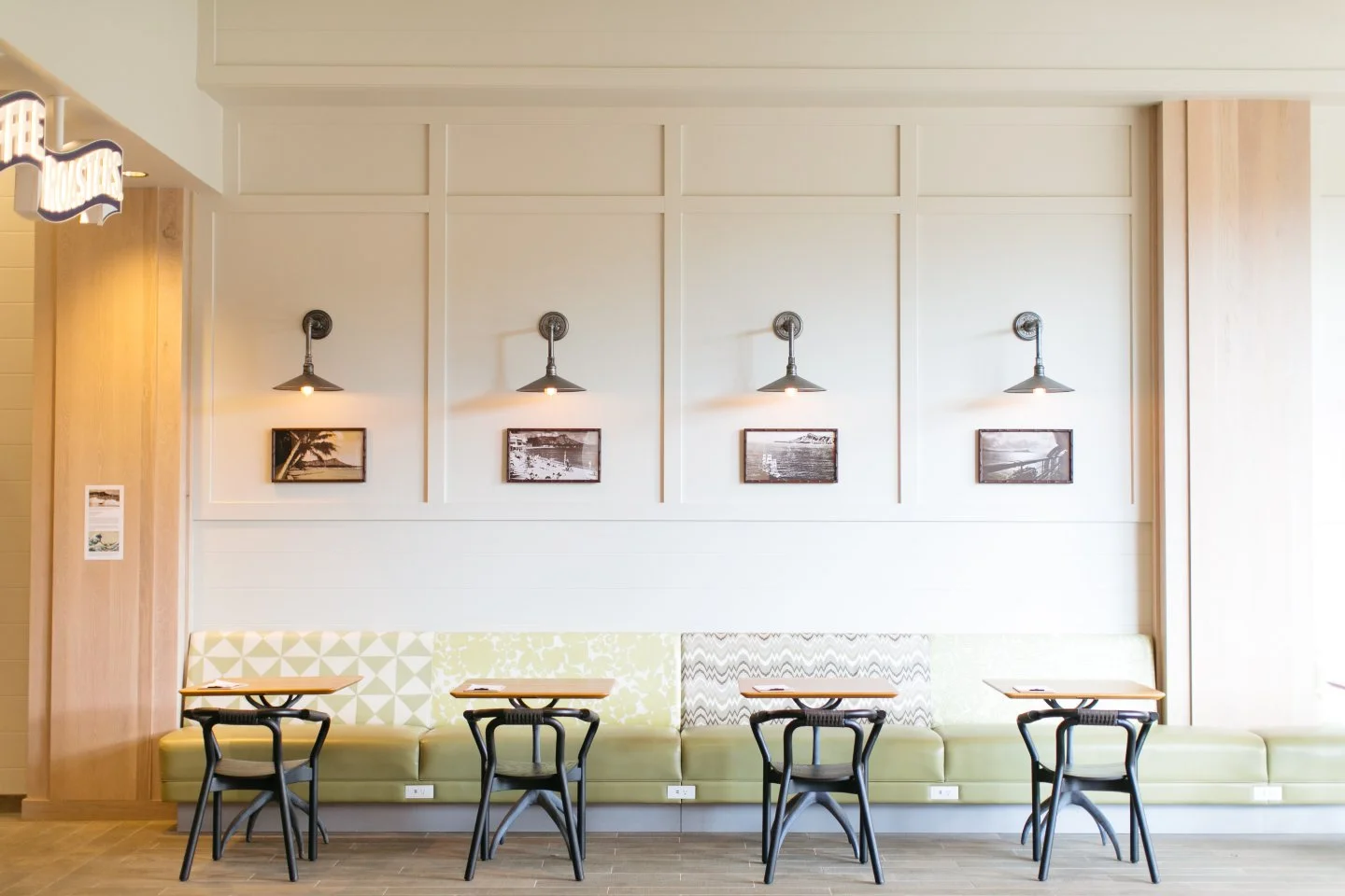 Bathe in sunlight, sip slowly, and stay awhile.

Knots Coffee Roasters. Waikiki
Open daily 6:00AM - 4:00PM
Happy Hour 2:00PM - 4:00PM
@queenkapiolanihotel Waikiki, Hawaii