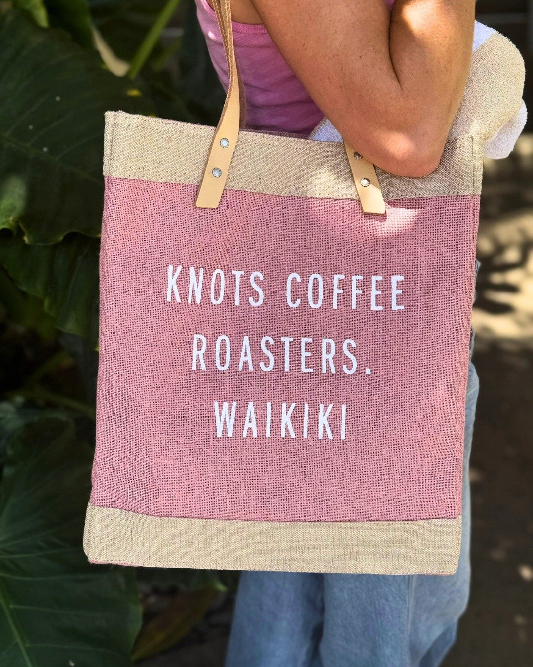 Over the shoulder bag to carry all that you need for a stroll in Waikiki! Exclusively available in-store and on our online store.

Knots Coffee Roasters. Waikiki
Open daily 6:00AM - 4:00PM
Happy Hour 2:00PM - 4:00PM
@queenkapiolanihotel Waikiki, Hawa