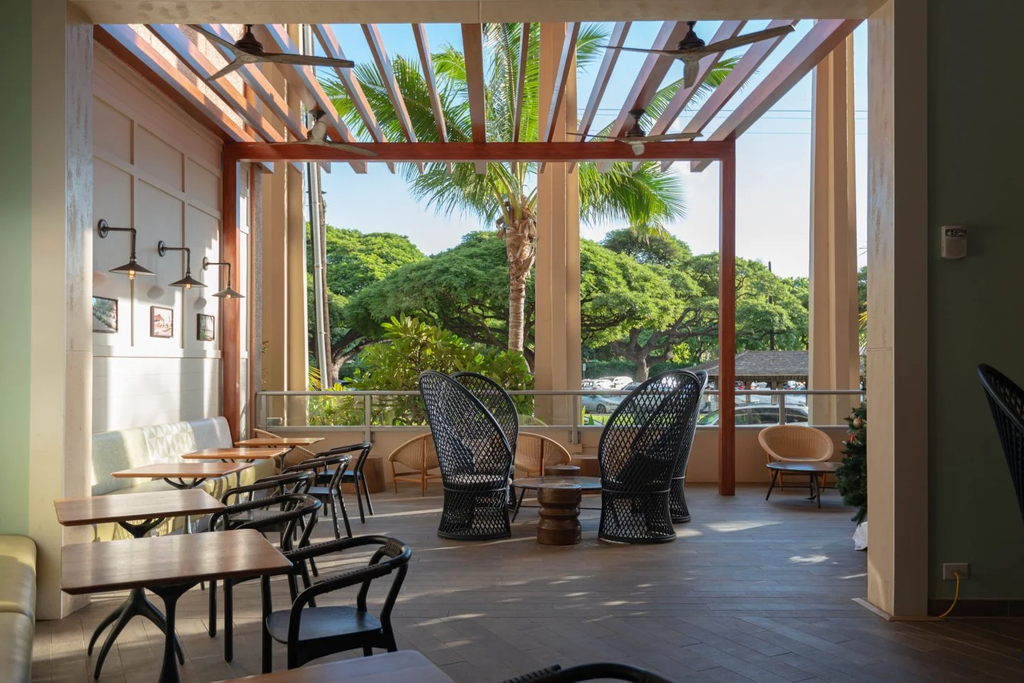 Enjoy a calming afternoon space across Kapiolani Park and steps from Waikiki Beach.

Knots Coffee Roasters. Waikiki
Open daily 6:00AM - 4:00PM
Happy Hour 2:00PM - 4:00PM
@queenkapiolanihotel Waikiki, Hawaii