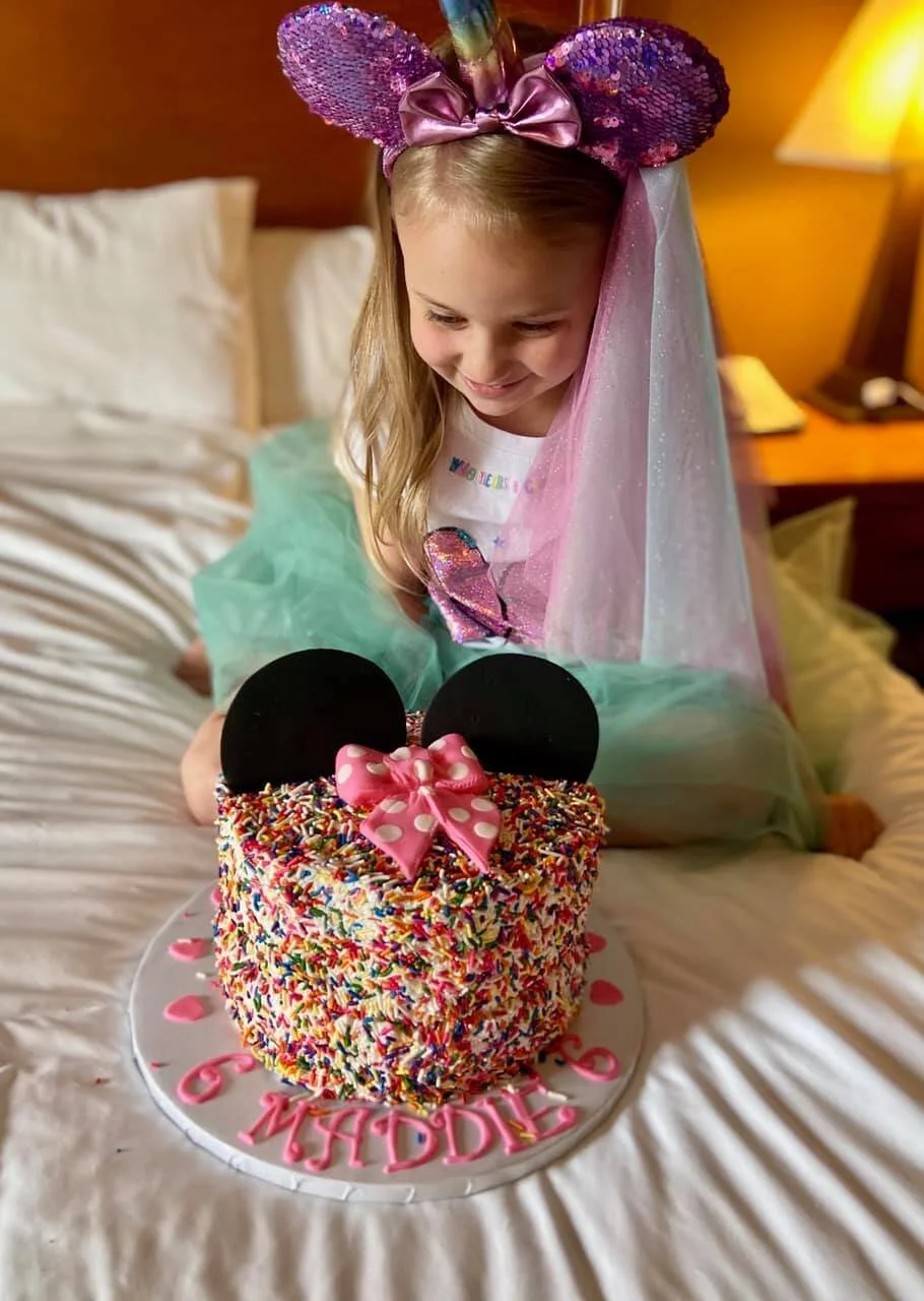 Minne Mouse Bday cake girl - Copy.jpg