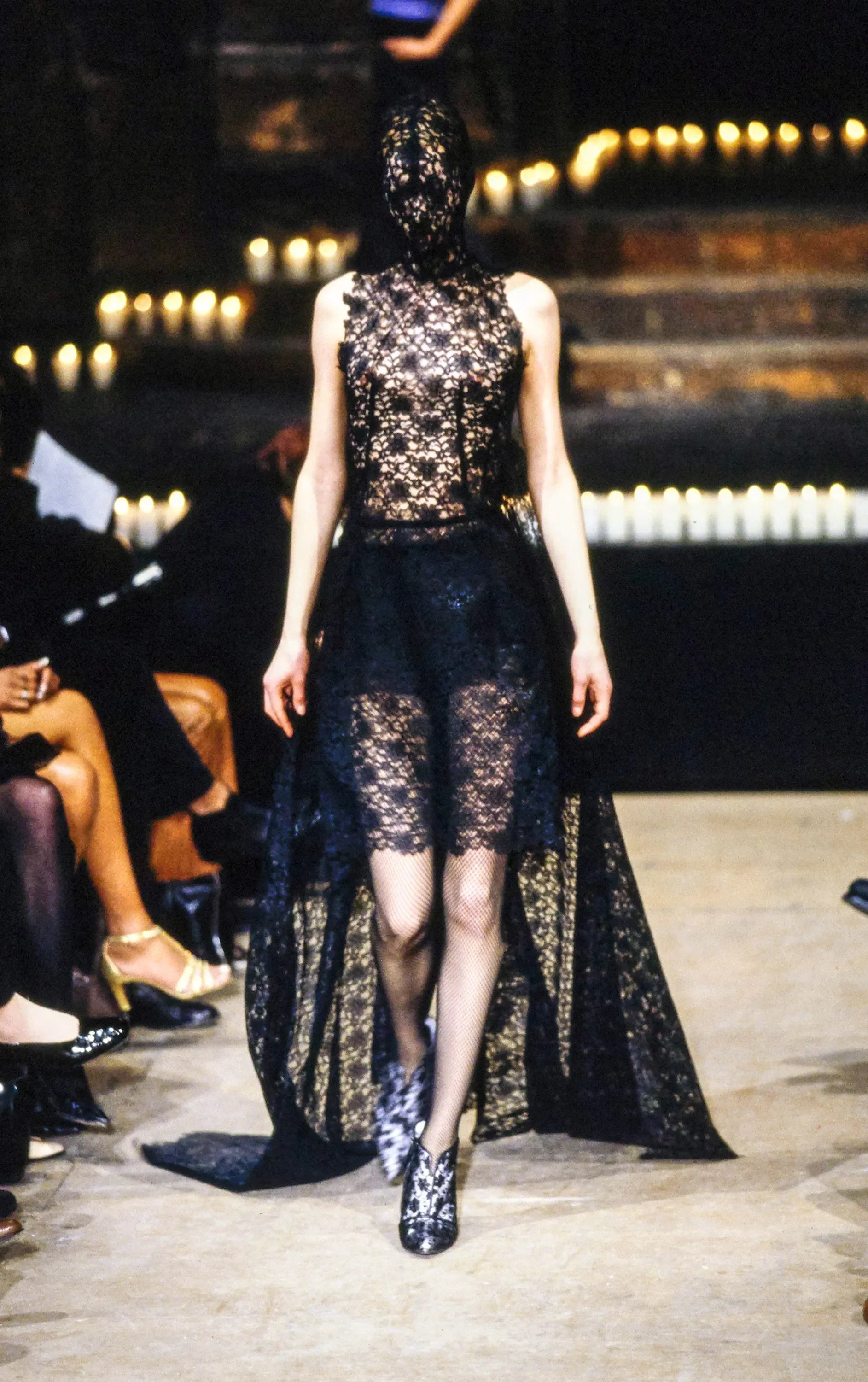 ALEXANDER-MCQUEEN-FALL-1996-RTW-53.jpg.webp