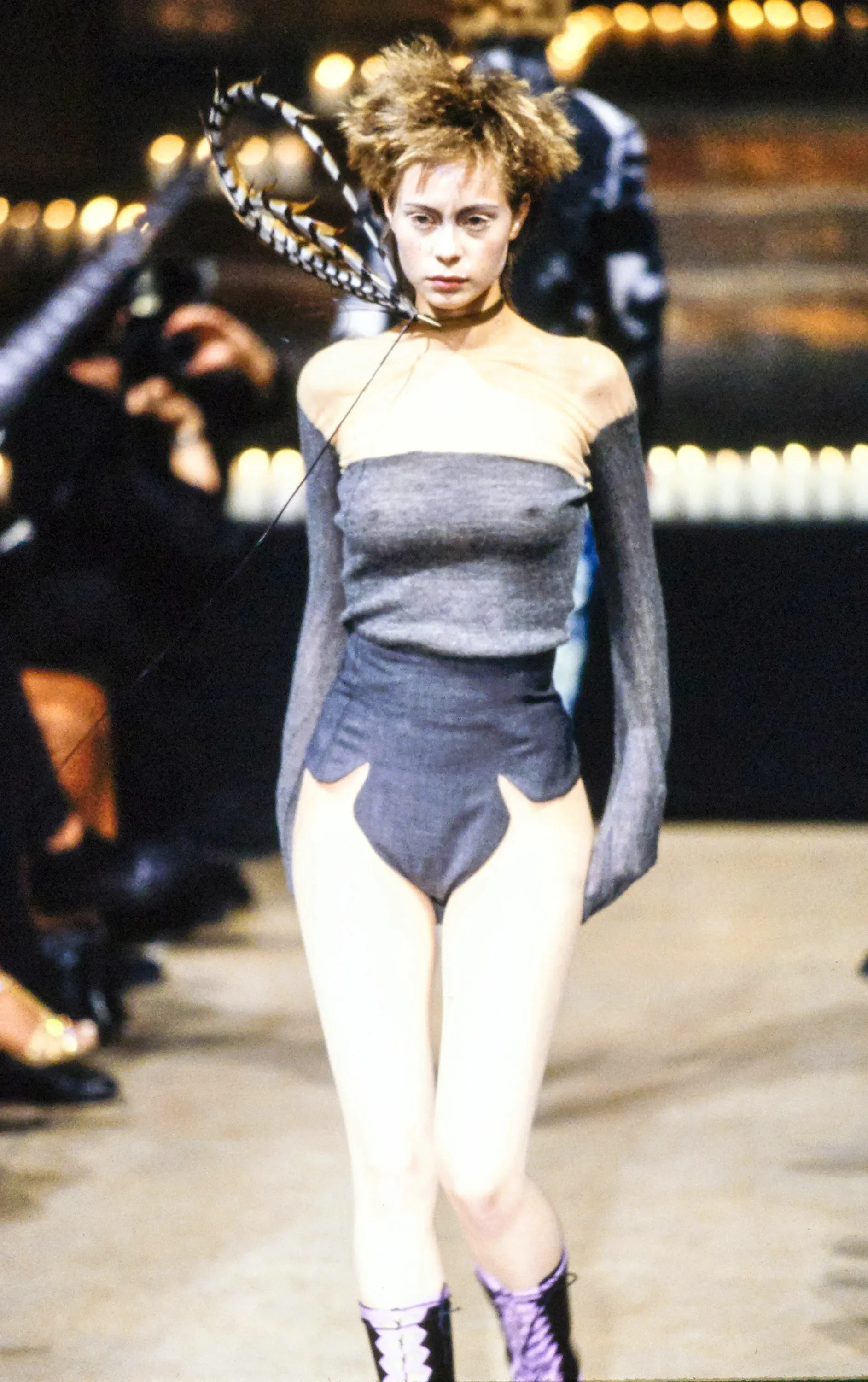 ALEXANDER-MCQUEEN-FALL-1996-RTW-40.jpg.webp