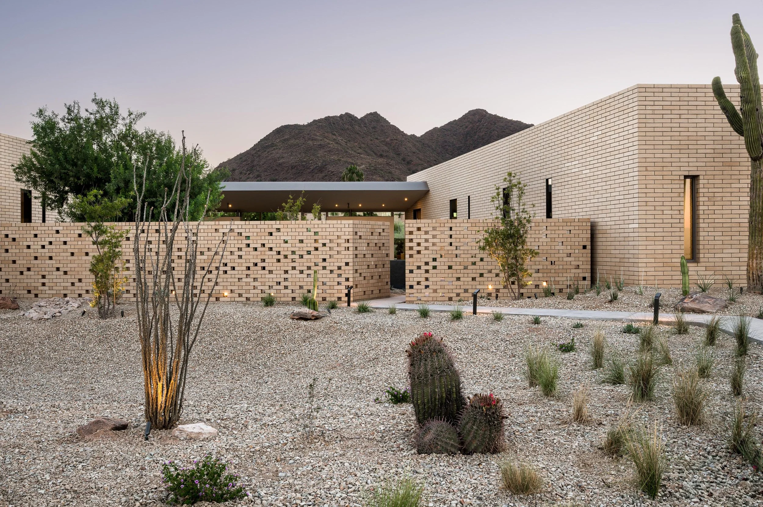 5114 N Casa Blanca Dr ParadiseValley-edited.jpg